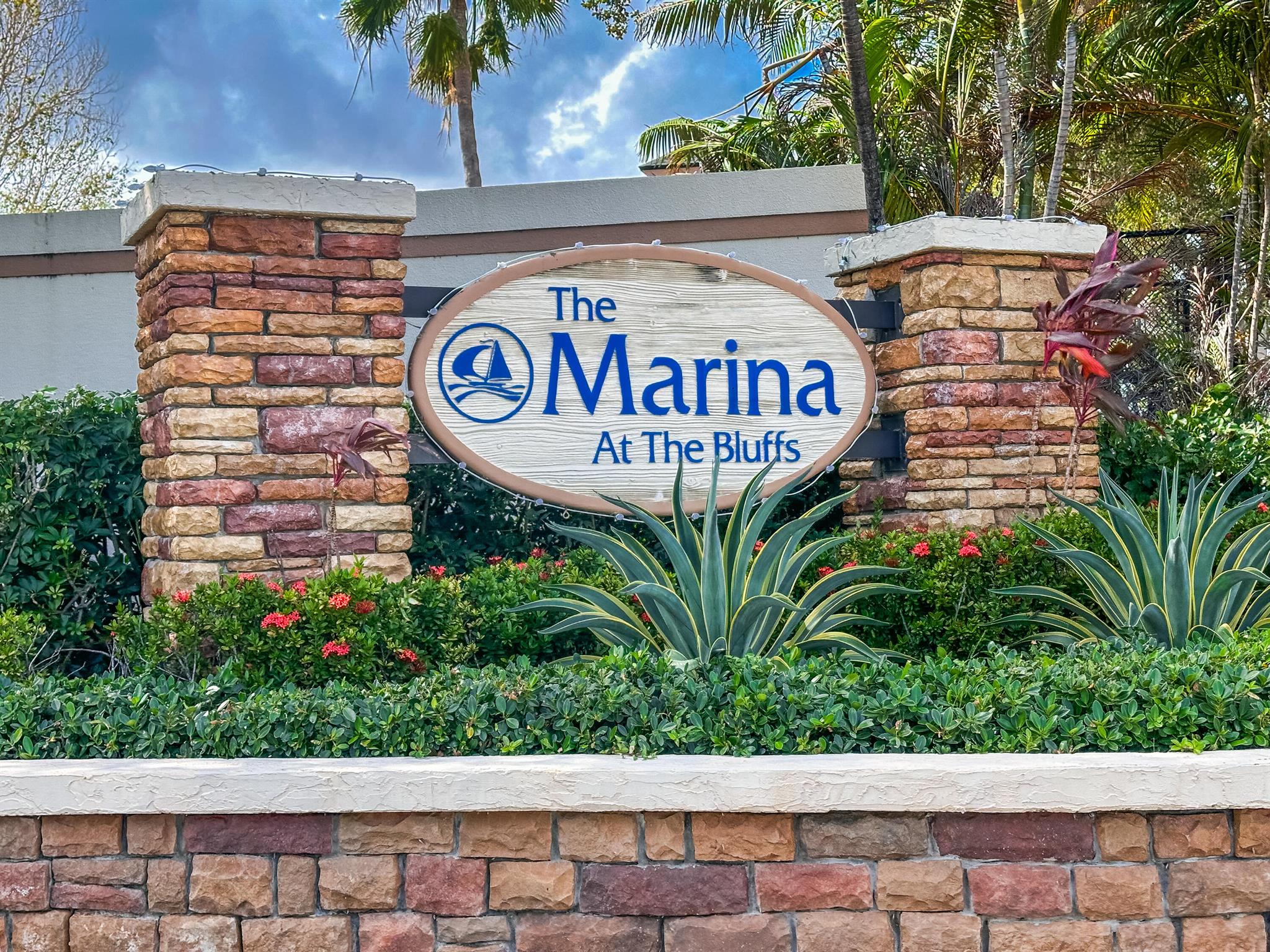 MARINA AT THE BLUFFS COND - Residential Lease