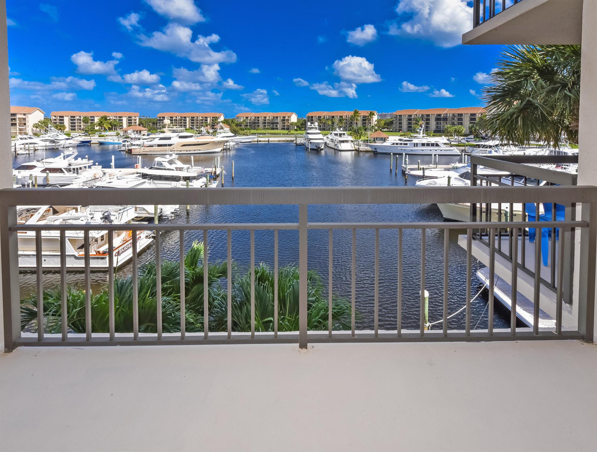 MARINA AT THE BLUFFS COND - Residential Lease