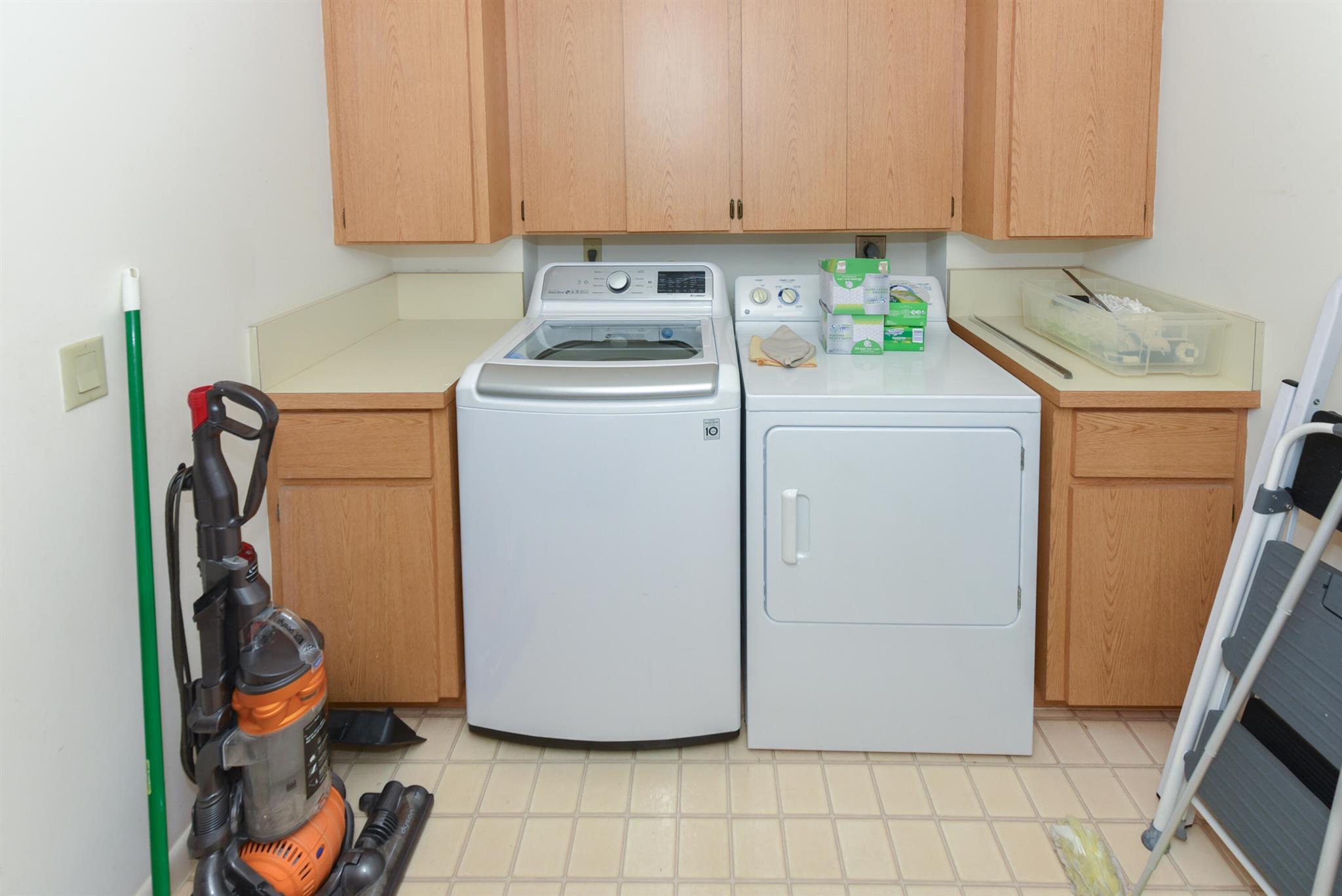 MARINA AT THE BLUFFS COND - Residential Lease