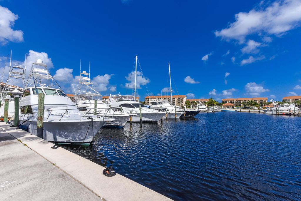 Photo of 2401 Marina Isle Way #405, Jupiter, FL 33477 (MLS # R11138132)