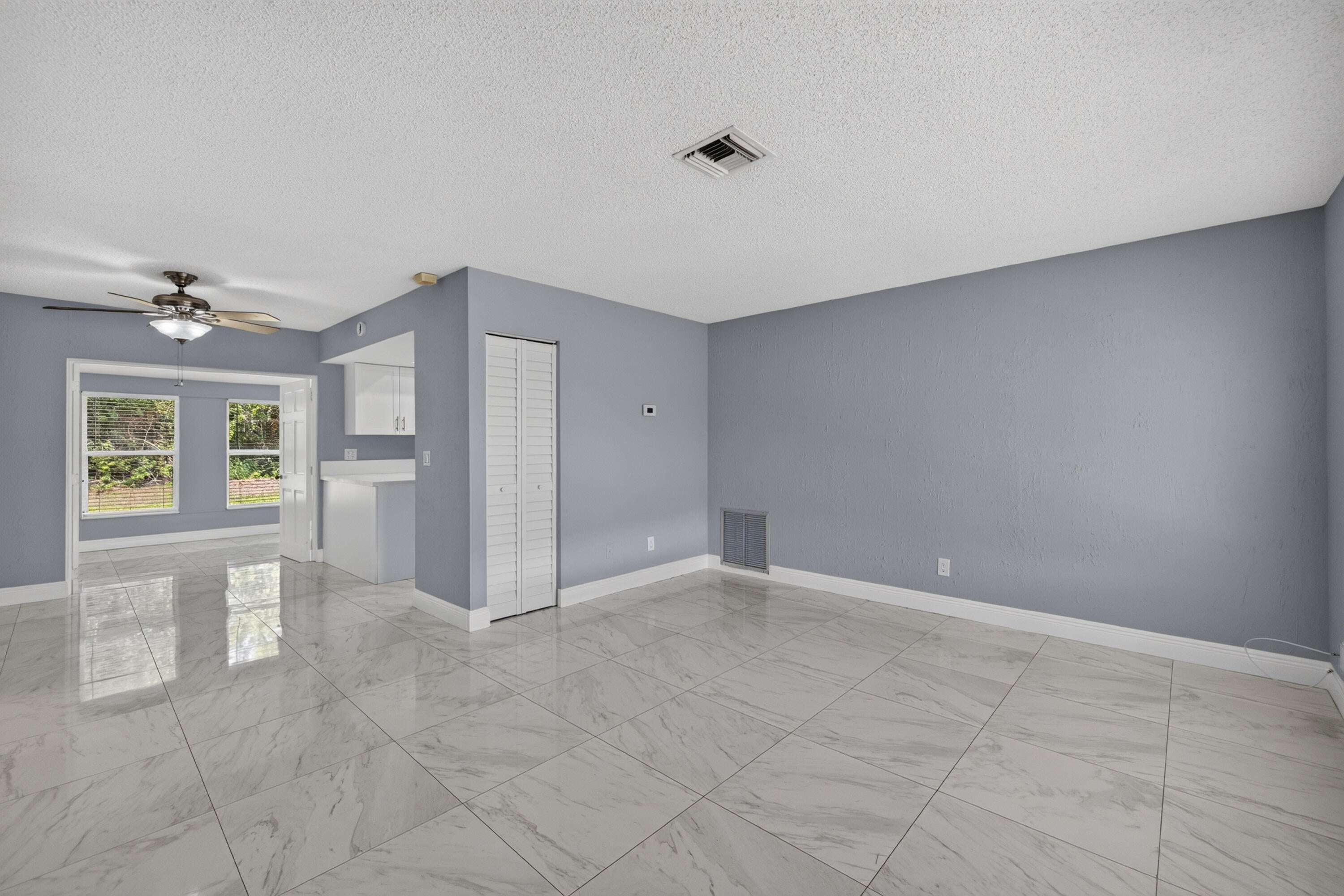 732 SW RAVENSWOOD Lane