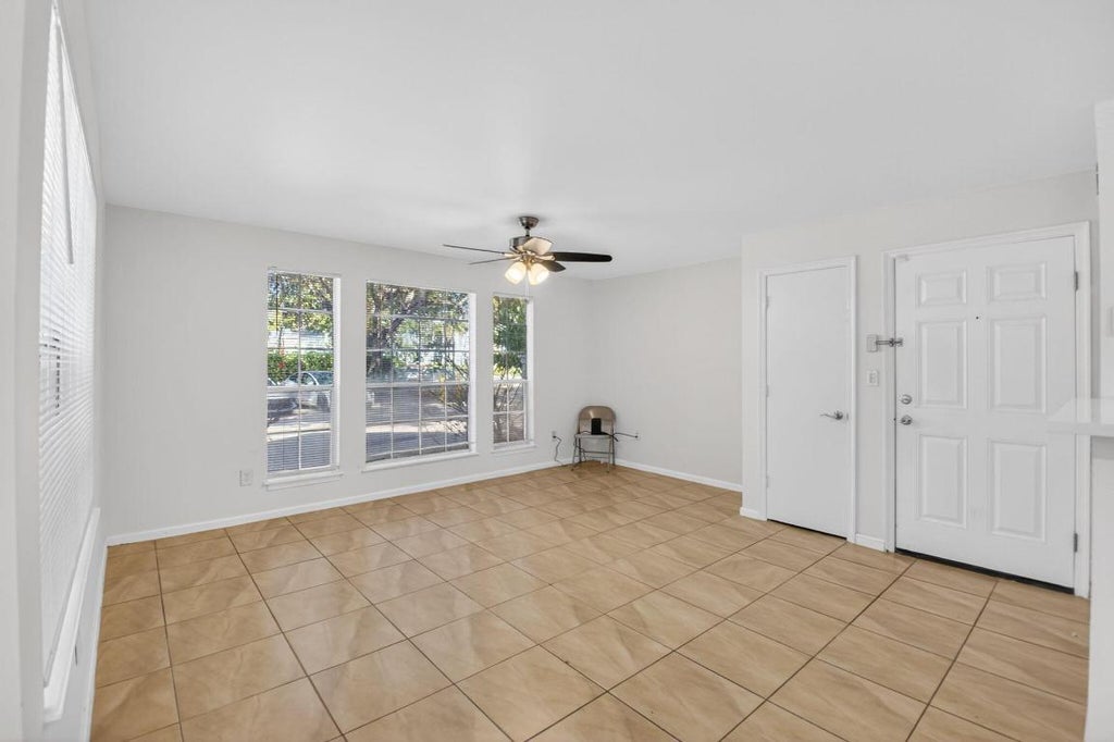 Photo of 1050 Crystal Way #G, Delray Beach, FL 33444 (MLS # R11158125)