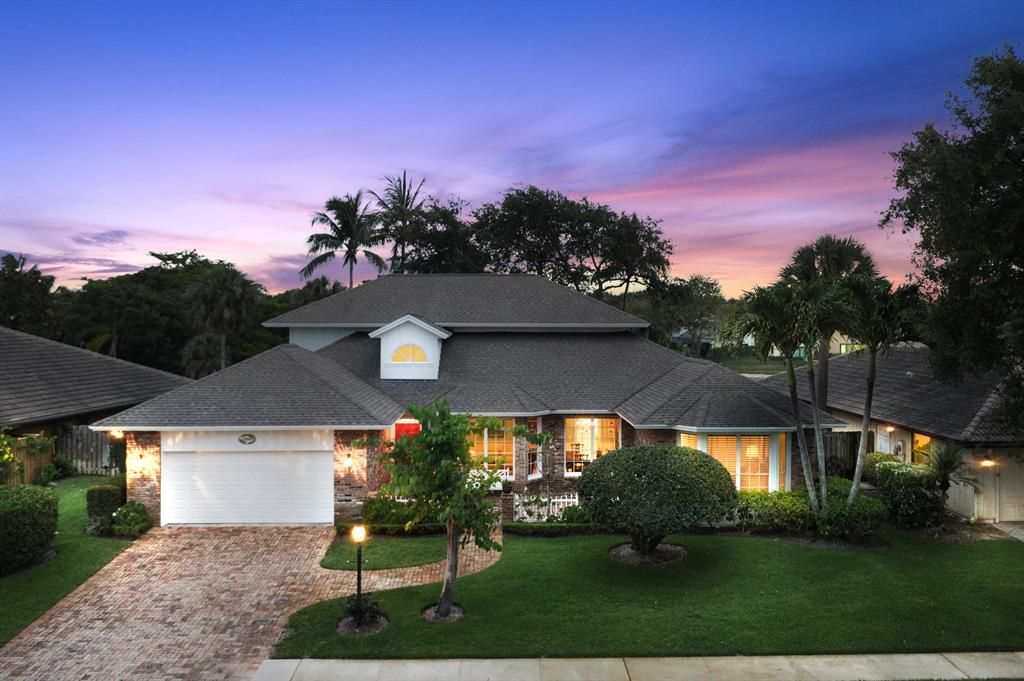 Photo of 12886 La Rochelle Circle Cir, Palm Beach Gardens, FL 33410 (MLS # R10726216)