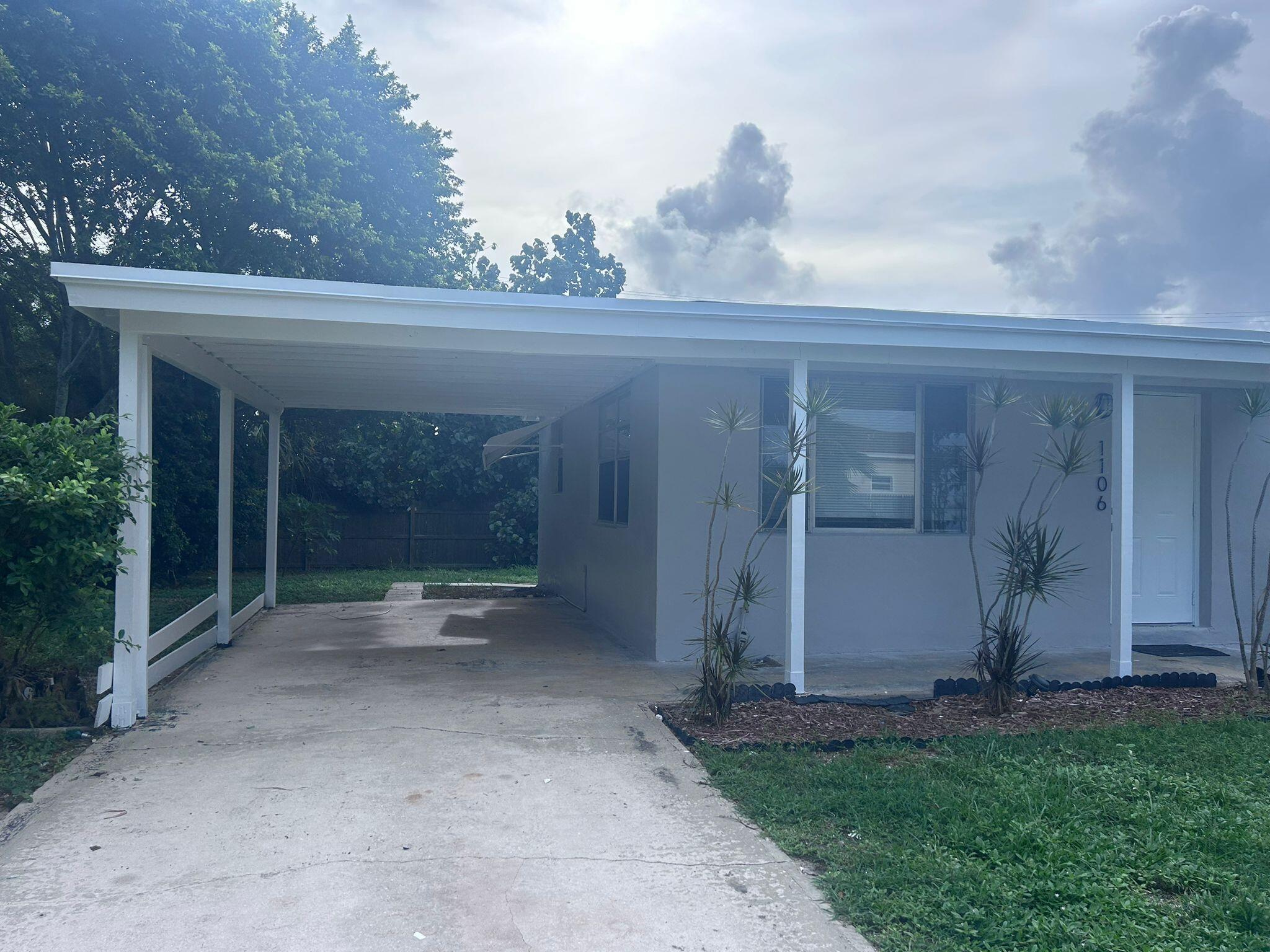 Great 2 bedroom 1 bath Single family home with a fully fenced in back & front yard. The house also features a spacious covered car port. See it today! Quick move in, no HOA.