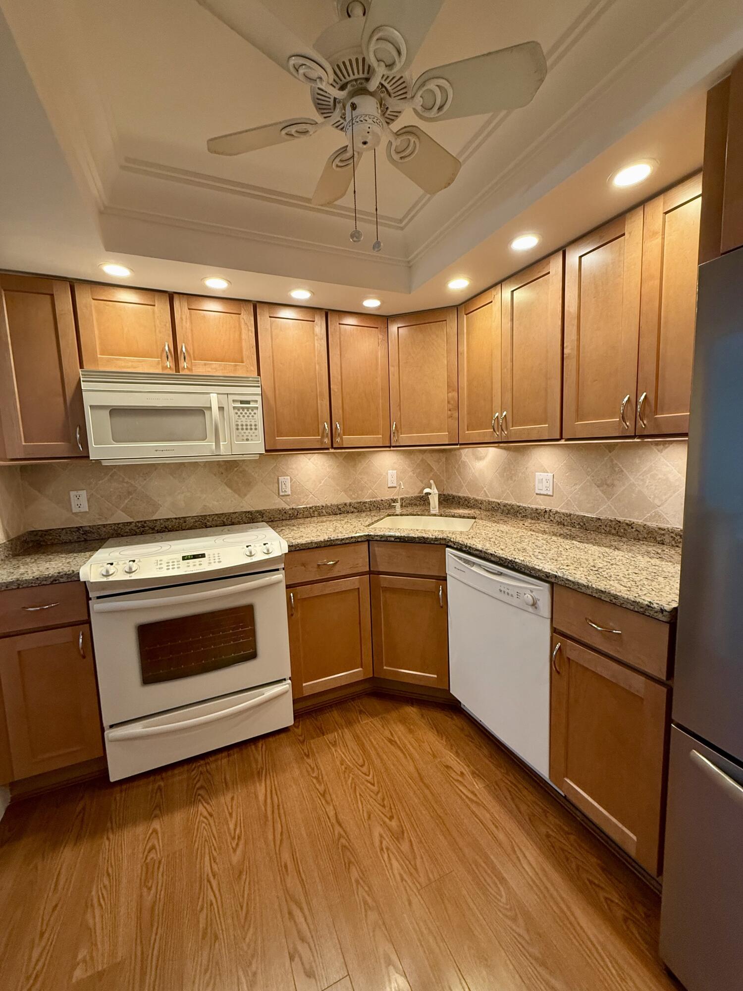 POMPANO BEACH CLUB NORTH CONDO - Residential