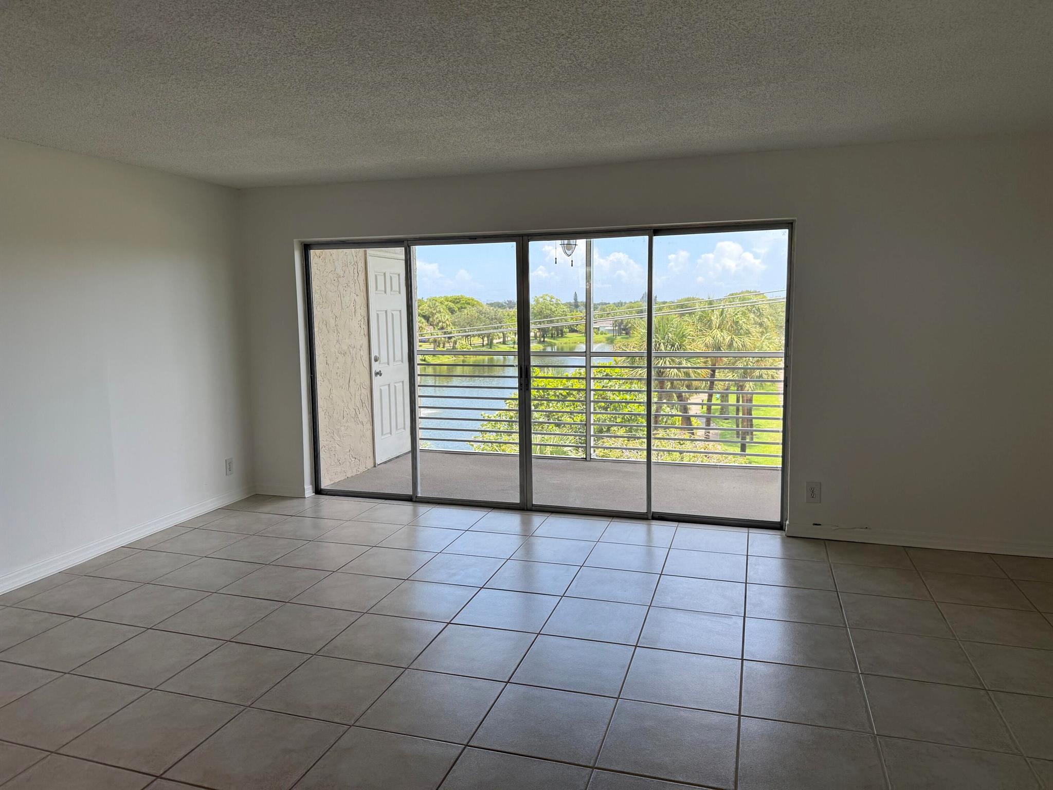 LAKESIDE VILLAGE CONDO 10 - Residential