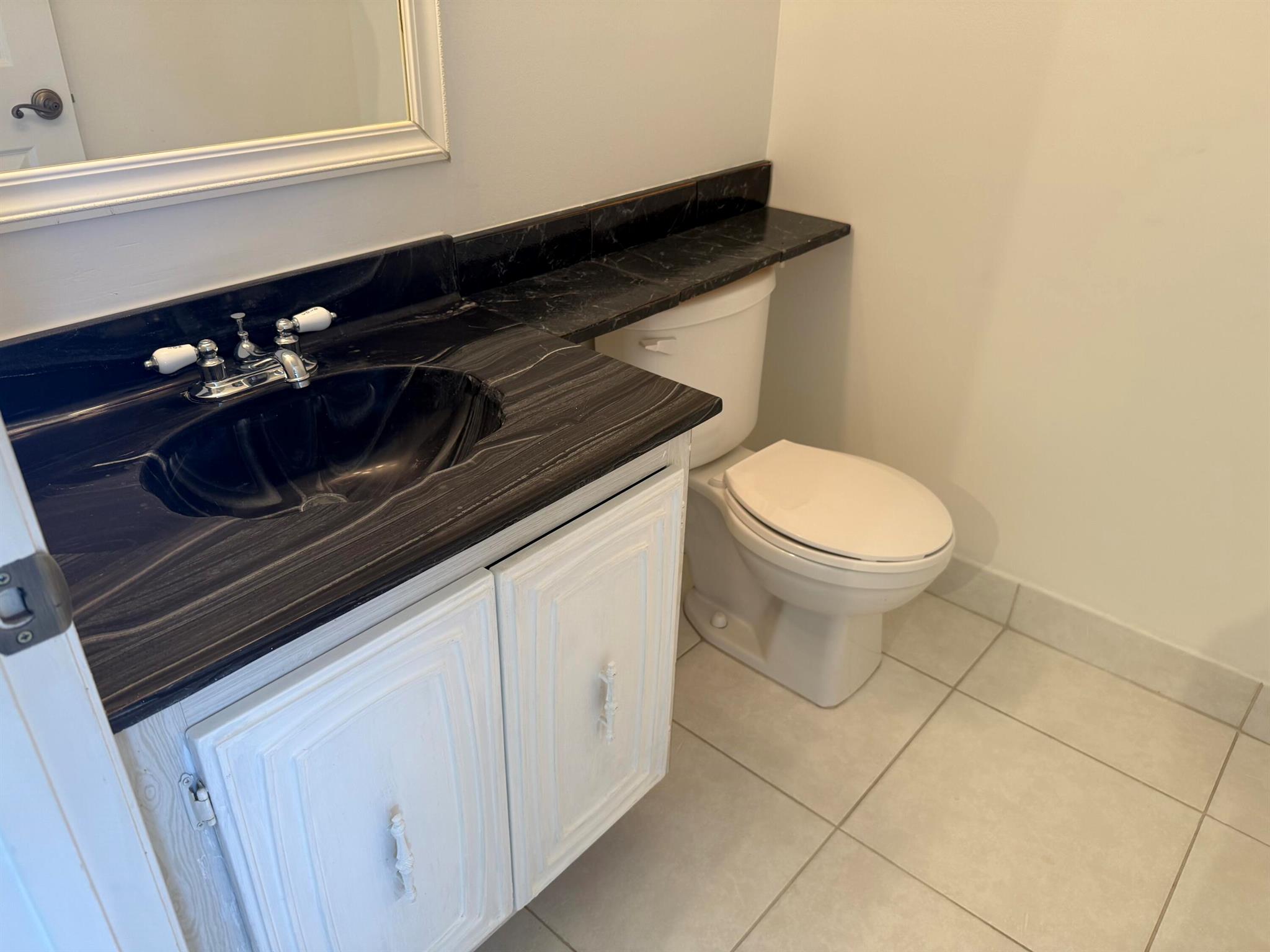 LAKESIDE VILLAGE CONDO 10 - Residential