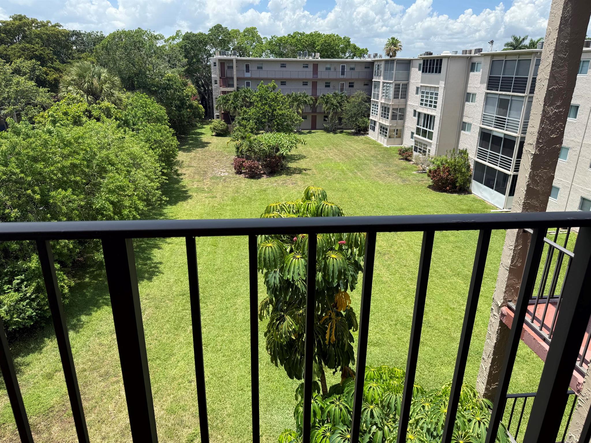 LAKESIDE VILLAGE CONDO 10 - Residential