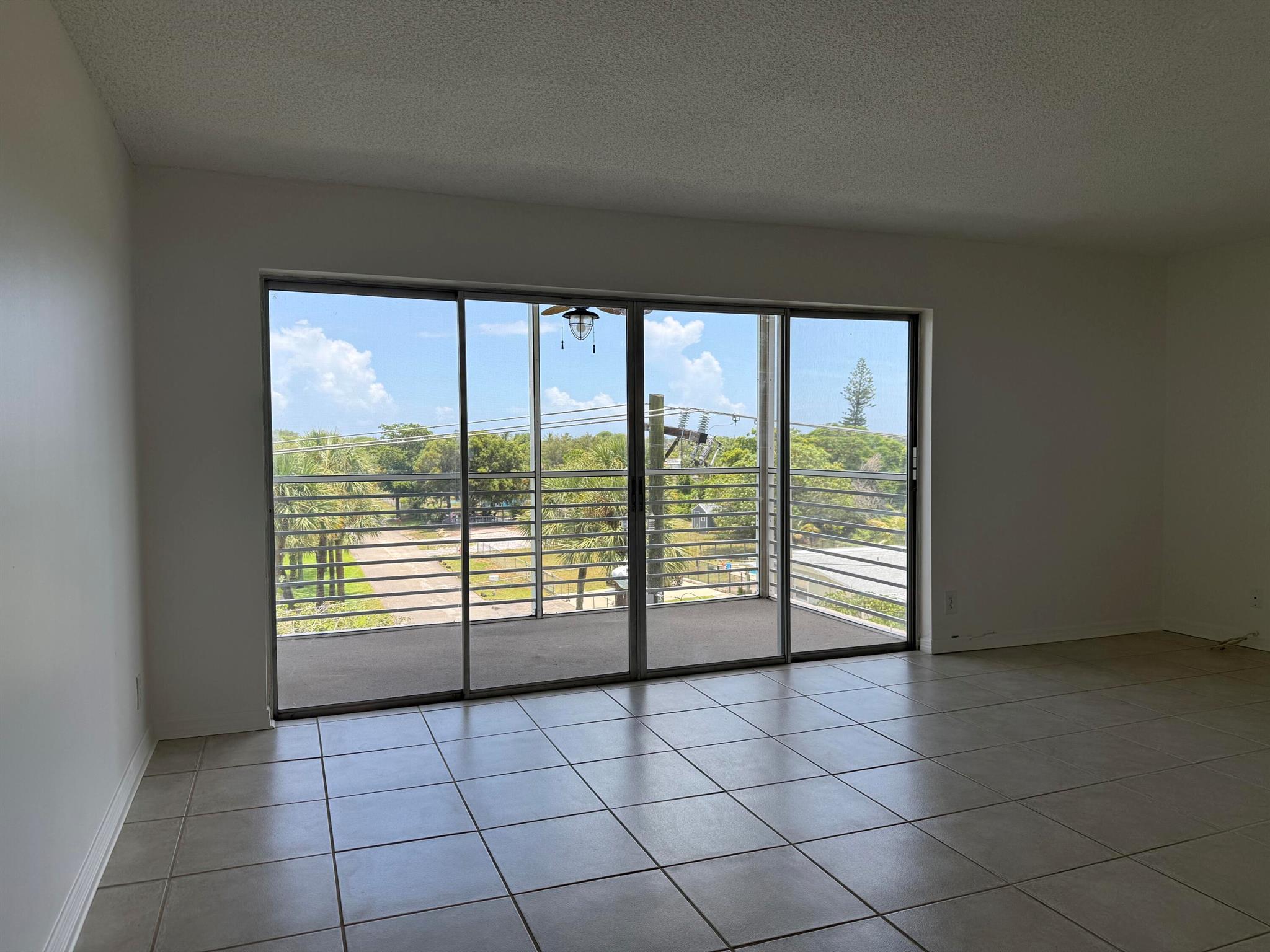 LAKESIDE VILLAGE CONDO 10 - Residential