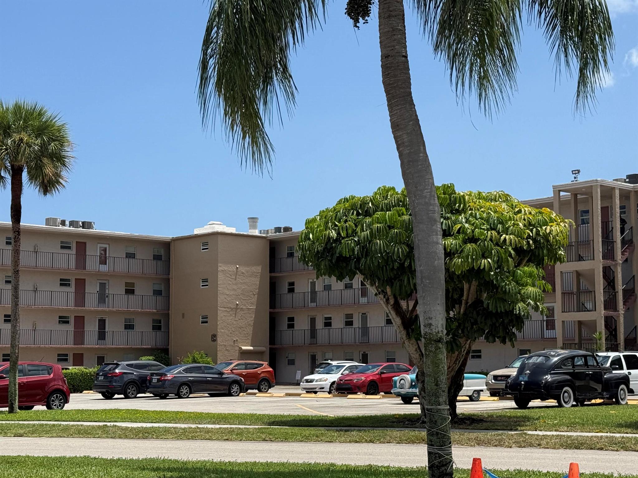 AdDULT 55 PLUS COMMUNITY. DIRECT WATER VIEW, TOP FLOOR, PRIVATE END UNIT CONDO ON FROST LAKE IN PALM SPRINGS FLORIDA. WELCOME HOME TO THIS HUGE APARTMENT FILLED WITH LIGHT AND VIEWS OF FROST LAKE AND THE PRIVATE COURTYARD. BEAUTIFUL TILE FLOORS. PRIVATE LARGE PRIVATE SCREENED BALCONY LOOKING EAST AND FRONT SIDEWALK PATIO LOOKING WEST. LARGE BEDROOM WITH LARGE WALK IN CLOSET. SPOTLESS MASTER BATH WITH NEW SHOWER TILE SURROUND. PRIVATE GUEST BATH IN ENTRANCE HALLWAY. 1 YEAR OLD AC SYSTEM AND WATER HEATER. NEW PAINT THROUGHOUT. CONDO FEE INCLUDES WATER/CABLE TV/INTERNET. CALL AGENT TODAY FOR PRIVATE SHOWING..