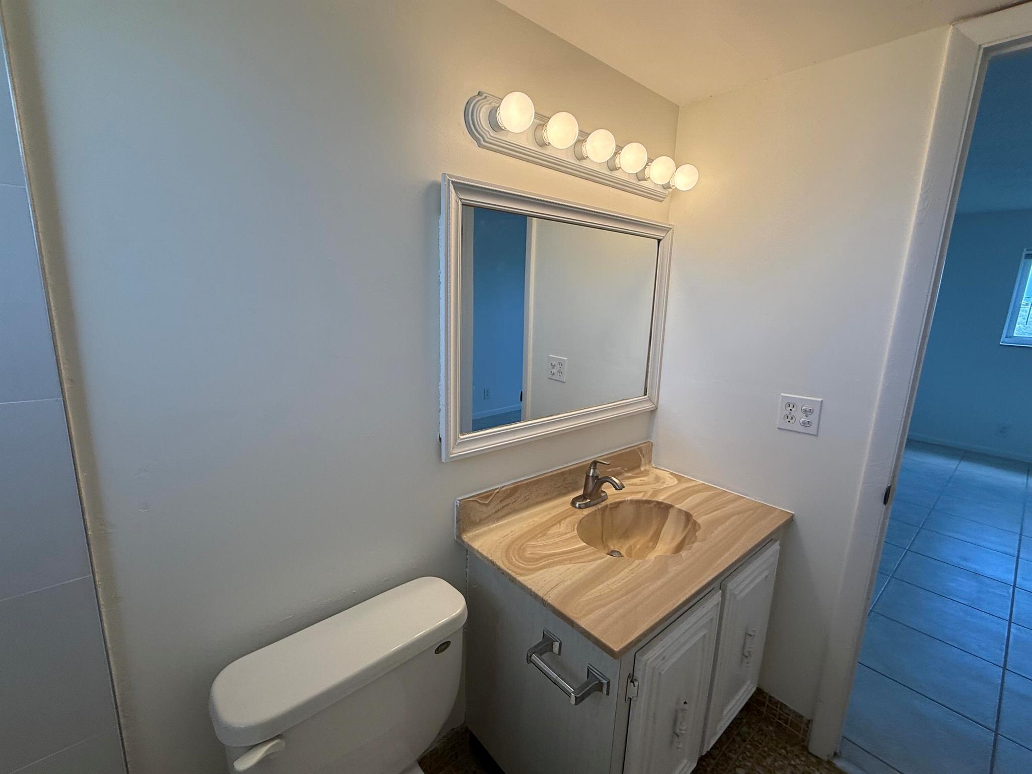 LAKESIDE VILLAGE CONDO 10 - Residential