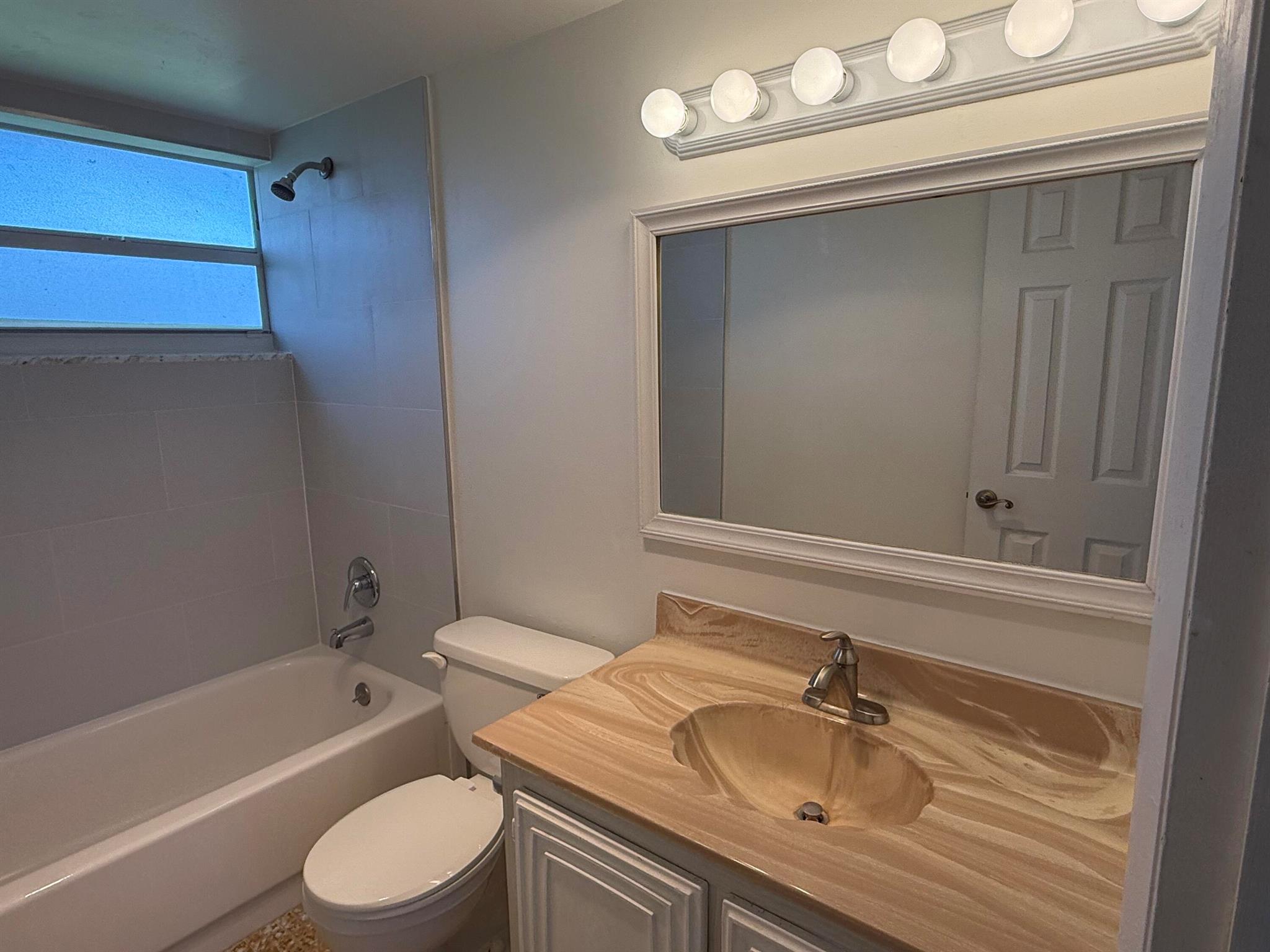 LAKESIDE VILLAGE CONDO 10 - Residential