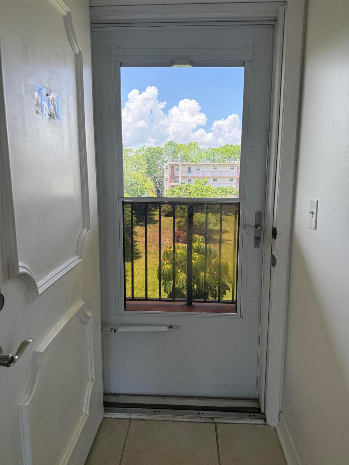 LAKESIDE VILLAGE CONDO 10 - Residential