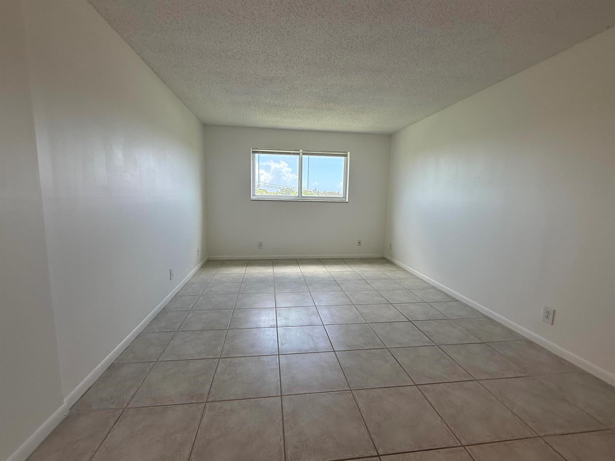 LAKESIDE VILLAGE CONDO 10 - Residential