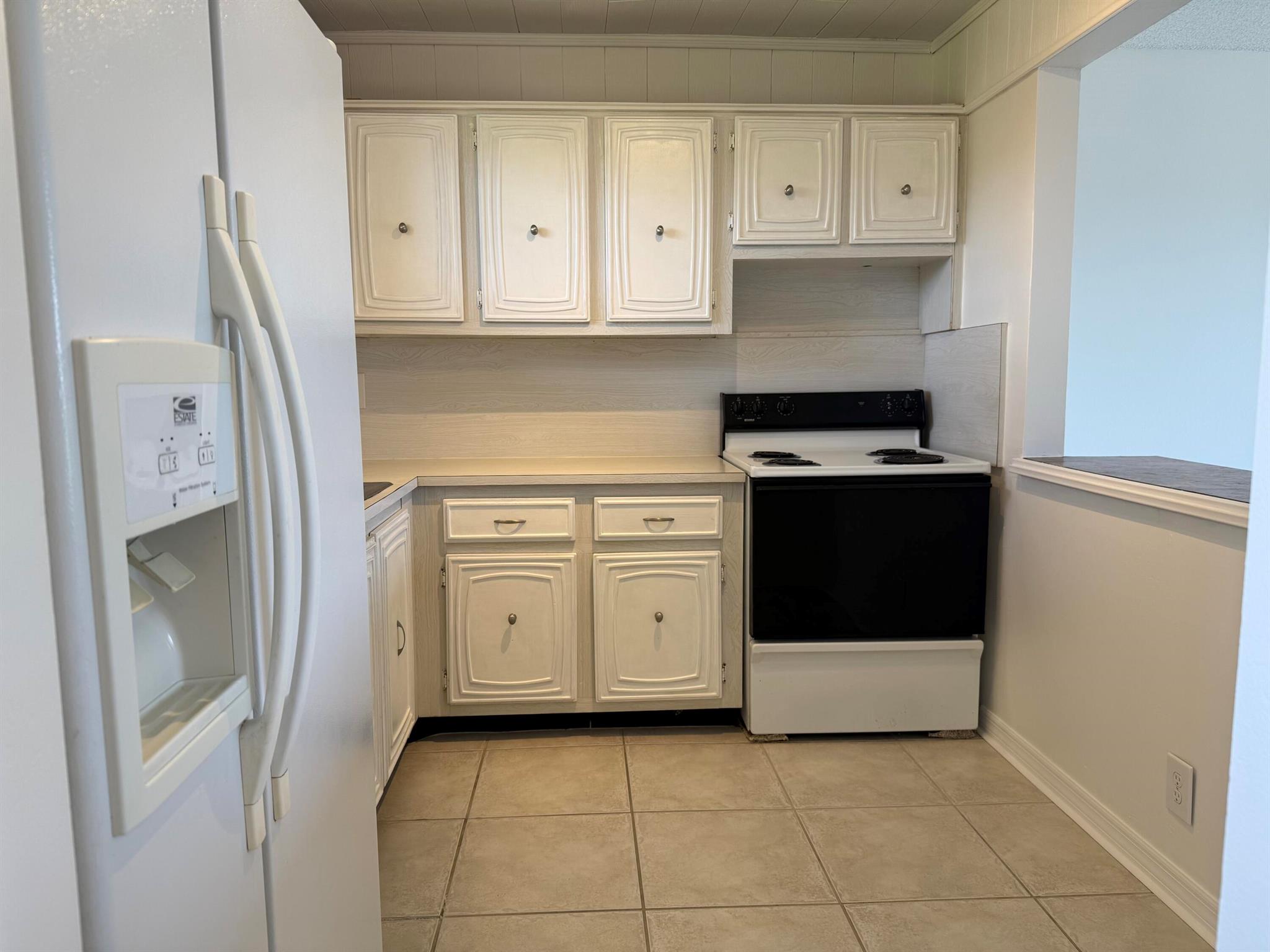 LAKESIDE VILLAGE CONDO 10 - Residential