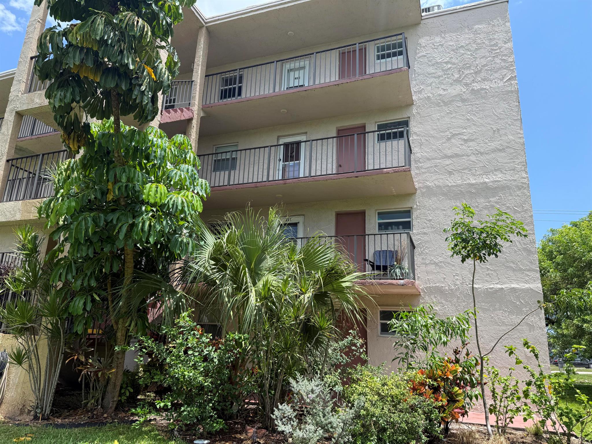 LAKESIDE VILLAGE CONDO 10 - Residential