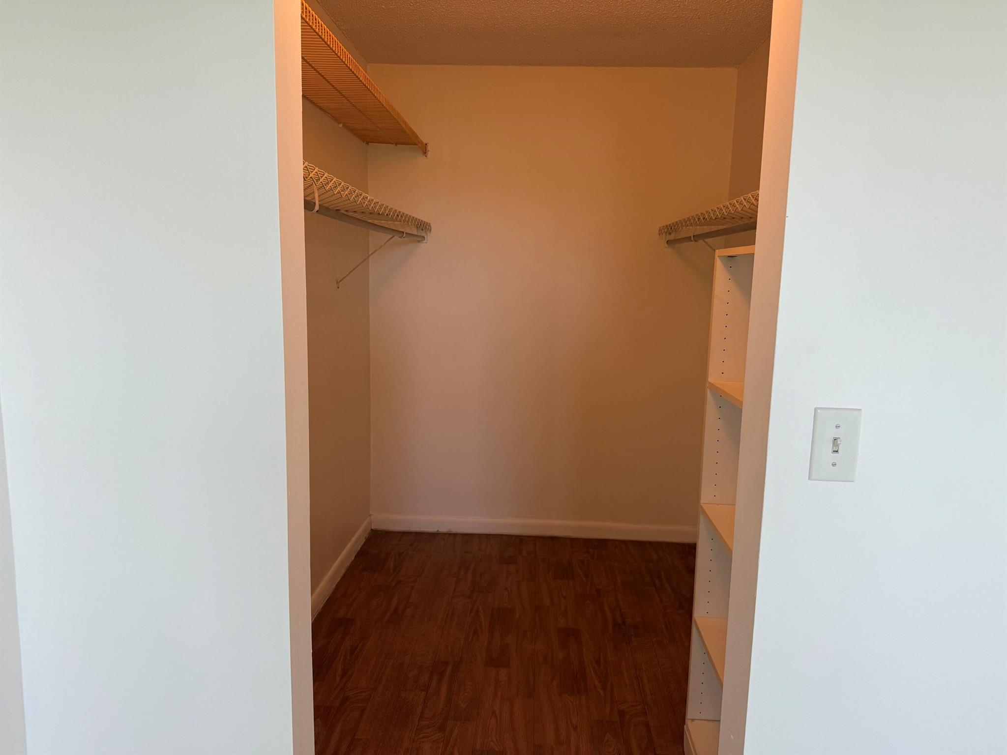 LAKESIDE VILLAGE CONDO 10 - Residential