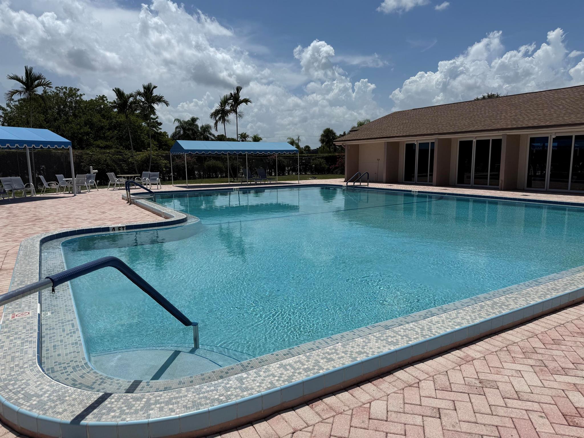 LAKESIDE VILLAGE CONDO 10 - Residential