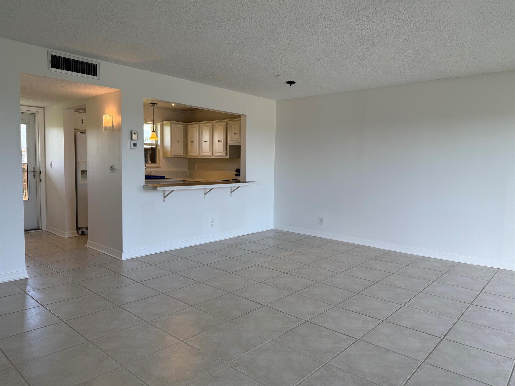 LAKESIDE VILLAGE CONDO 10 - Residential