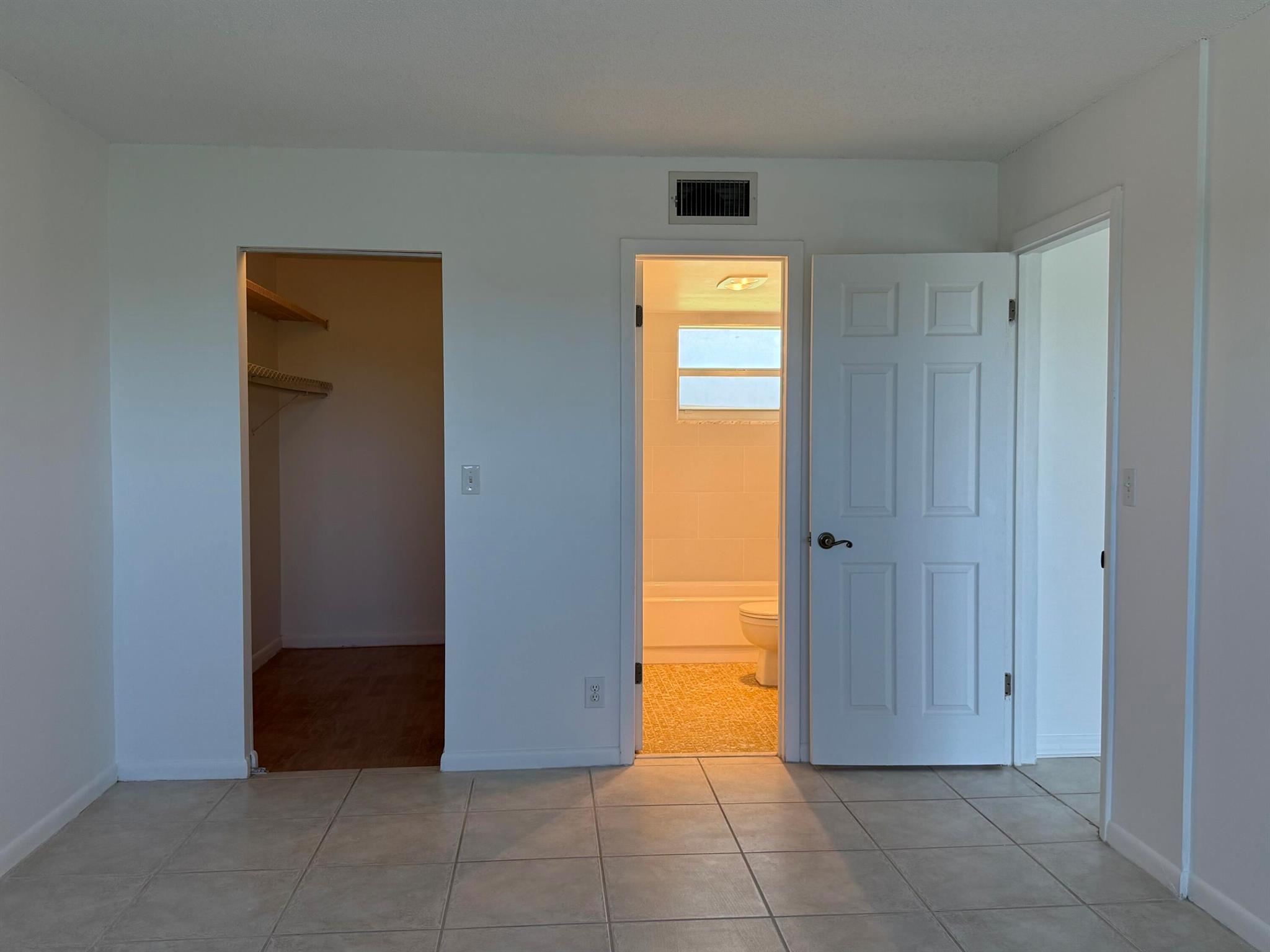 LAKESIDE VILLAGE CONDO 10 - Residential