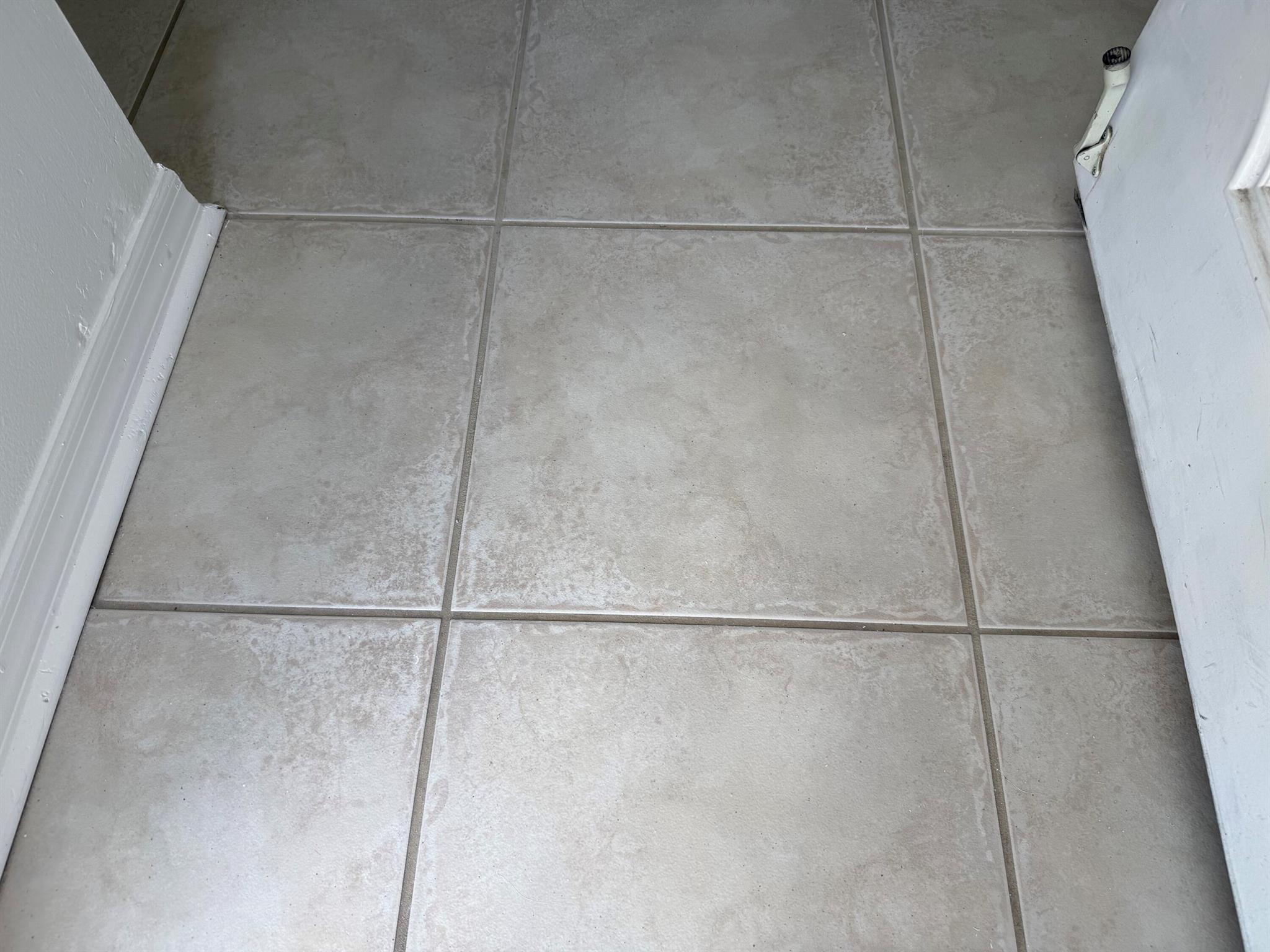 LAKESIDE VILLAGE CONDO 10 - Residential