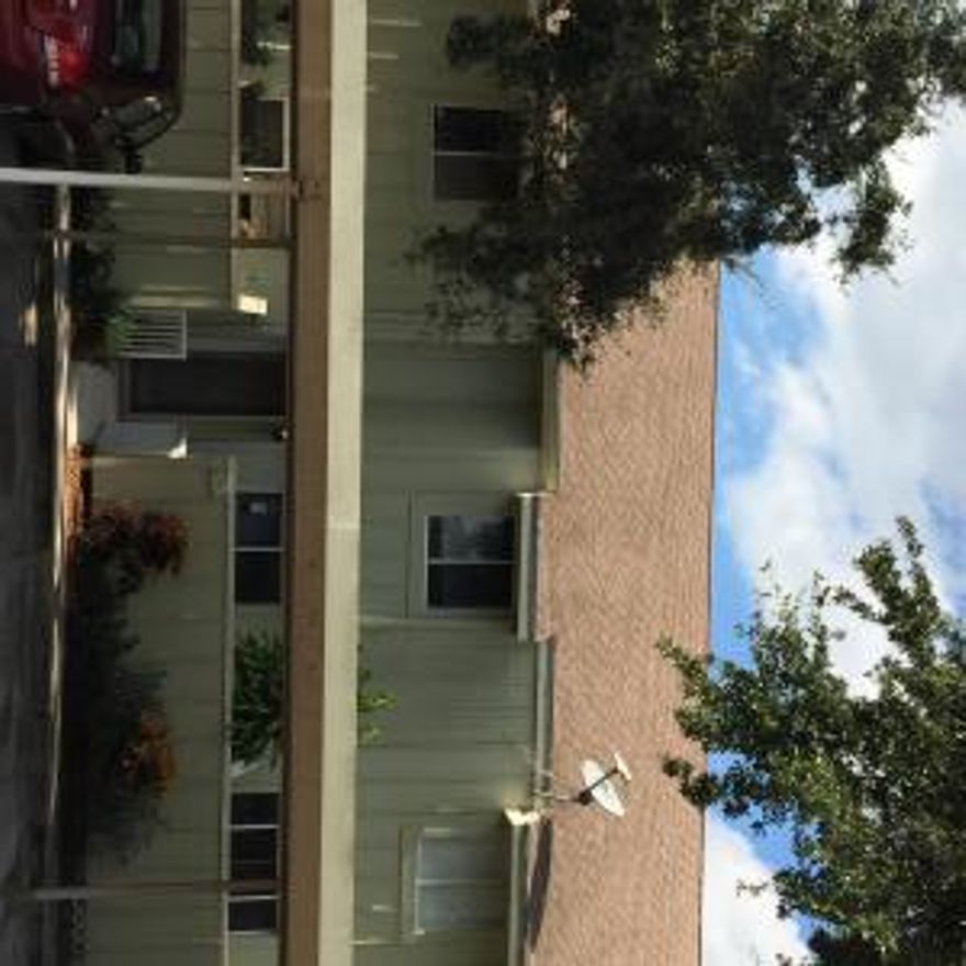 :This is a Fabulous Townhome with Direct View of Loxahatchee River!Best Location in RiverWalk! Live in Jupiter at an Affordable Price! Unit is Completely Turnkey with Nicely Upgraded Stainless Steel Appliances, Granite Counters in Kitchen & Baths, as well as newer(one year) A/C & Hot Water heater. Unit has a Nice Back & Front Patio. Community has Boat Storage & Ramp, 4 Docks, 3 Pools, Playground, b-ball & Tennis Courts, you name it! Excellent PB County location with the best schools & close to everything.