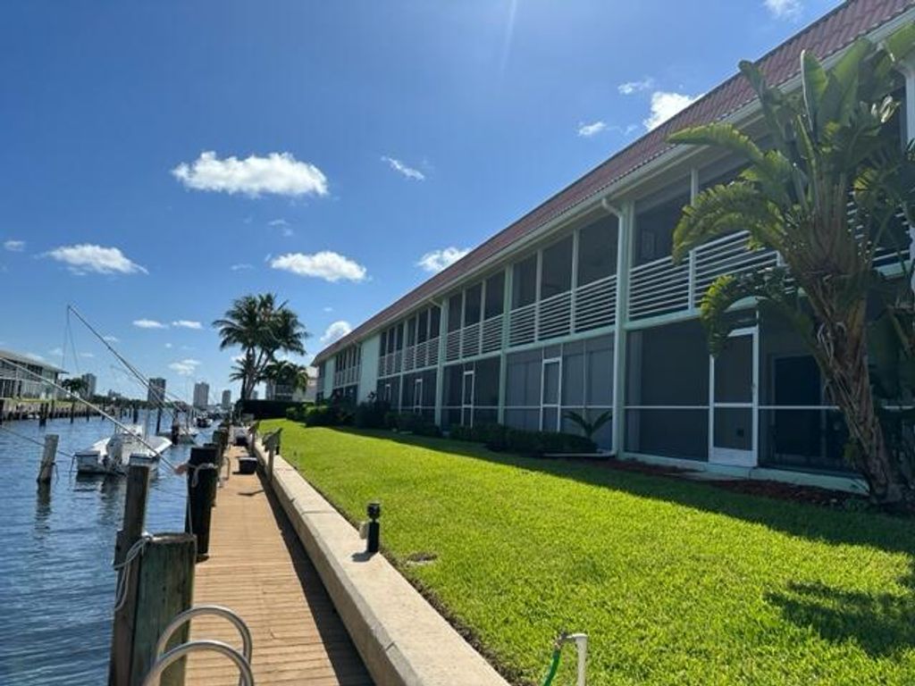 Photo of 117 Lehane Terrace S #203, North Palm Beach, FL 33408 (MLS # R10917183)