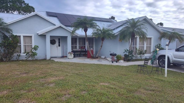 6504 COQUINA AVE, FORT PIERCE, FL 34951 - Image 82fc676e584fa6fb1d3e34f632ce0a63/1114753403