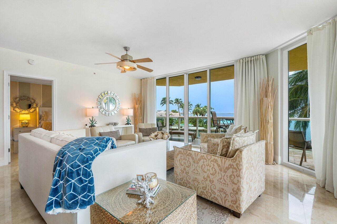 2650 Lake Shore Drive 206
