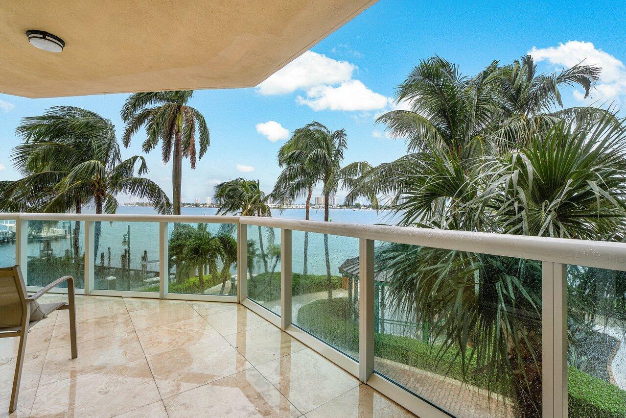 2650 Lake Shore Drive 206