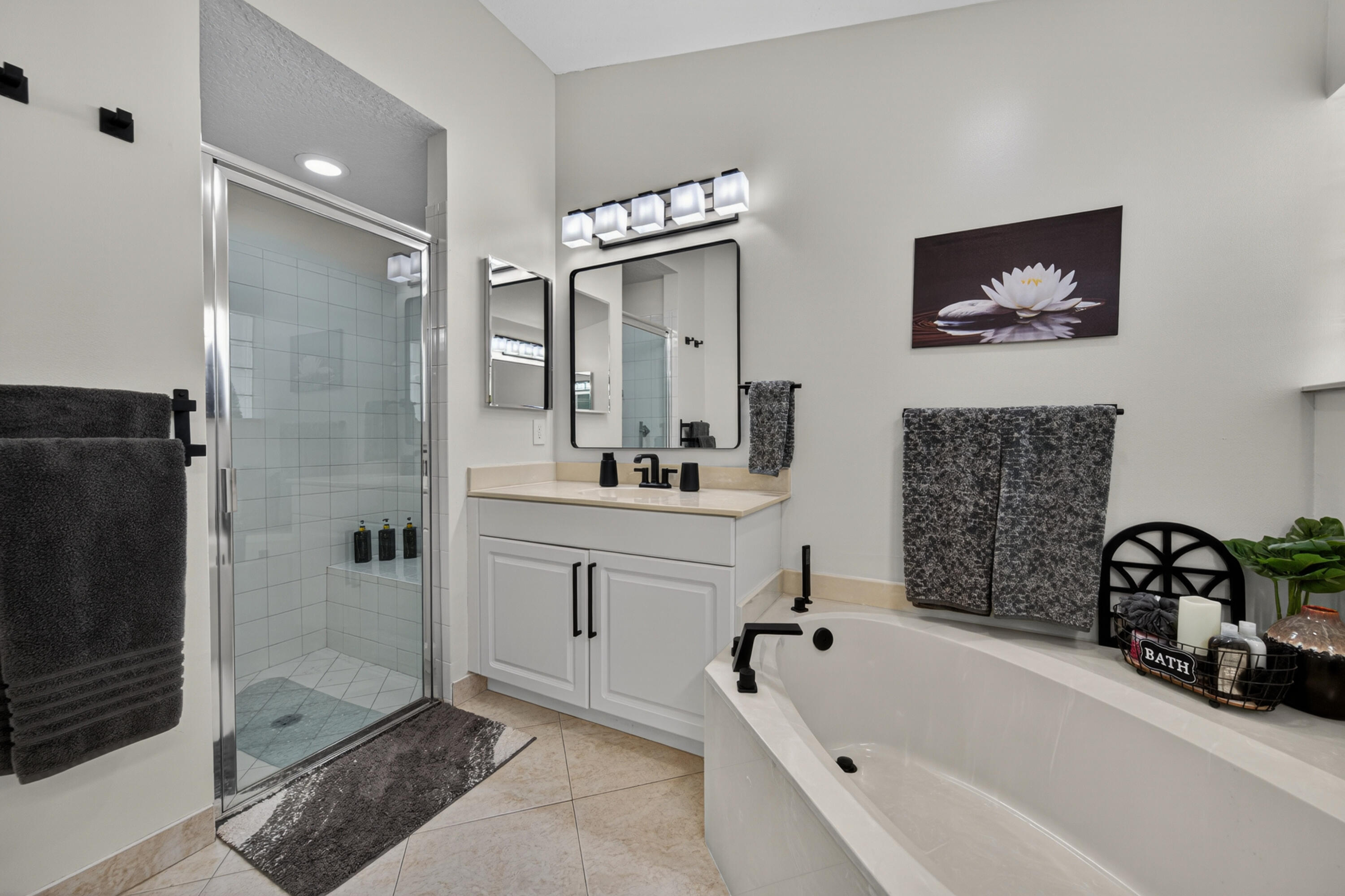 Cascades Lakes - Residential