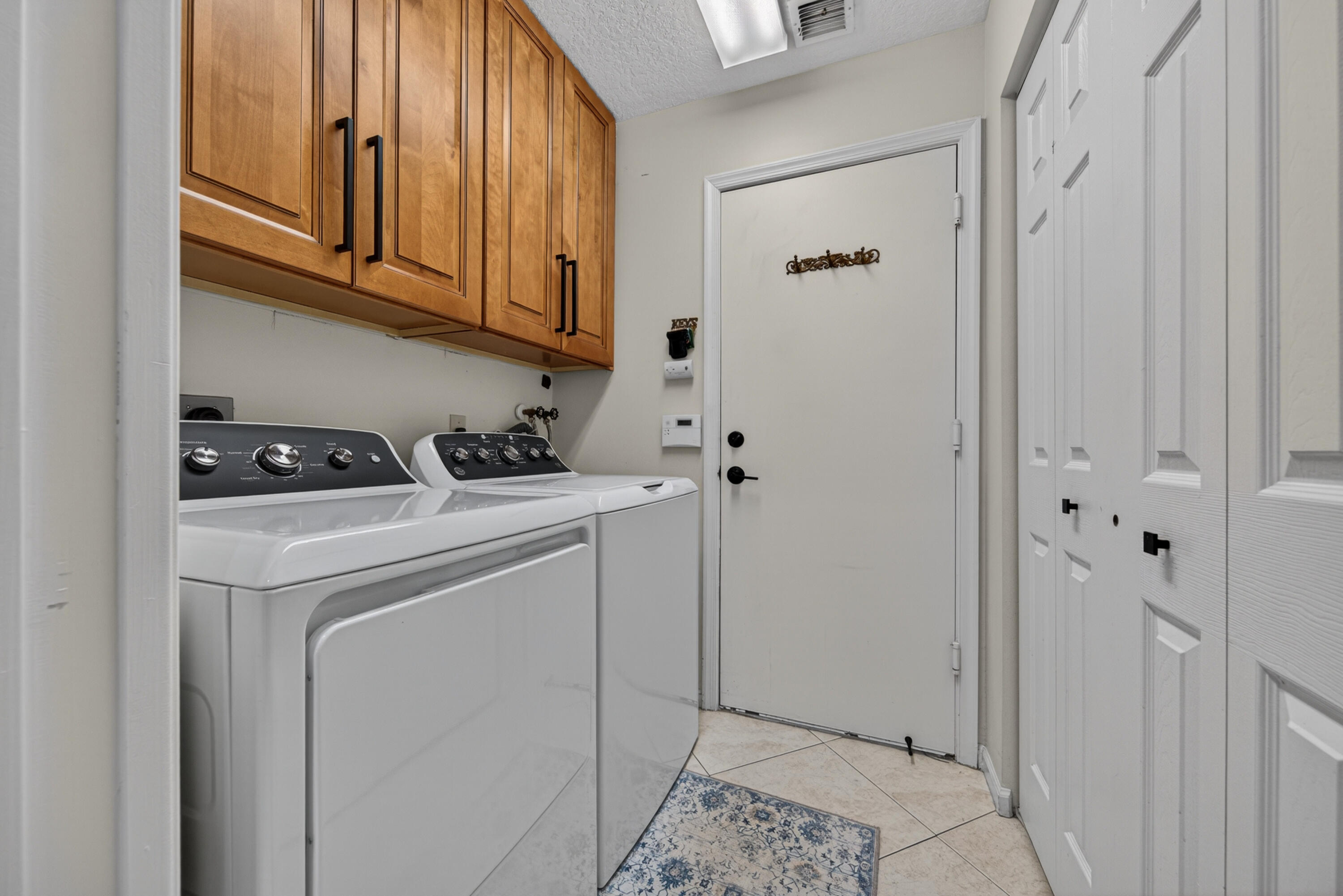 Cascades Lakes - Residential