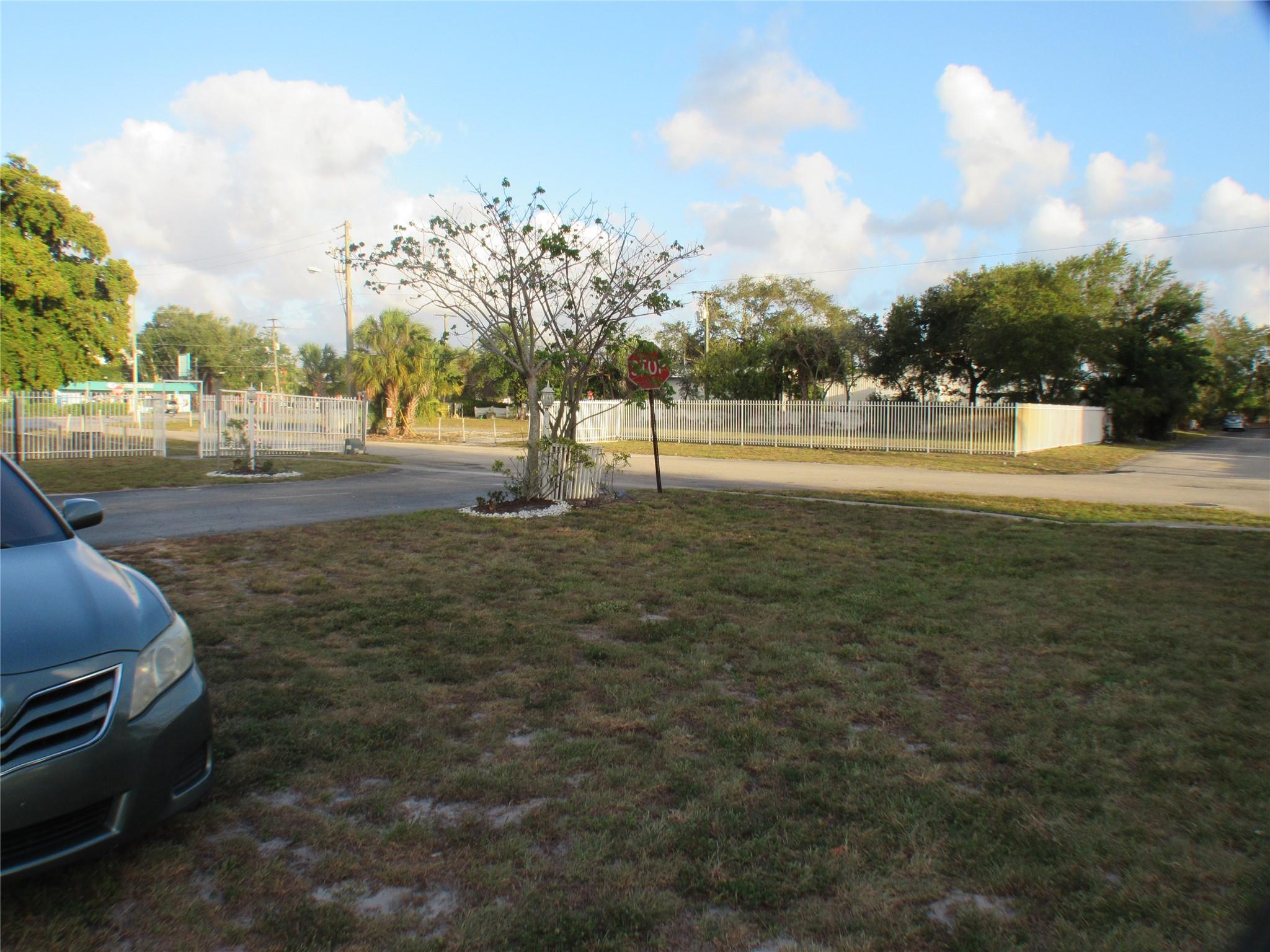 Lake Park Gardens - Residential