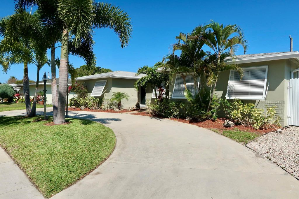 Photo of 1314 Barrington Drive, West Palm Beach, FL 33406 (MLS # R11081813)