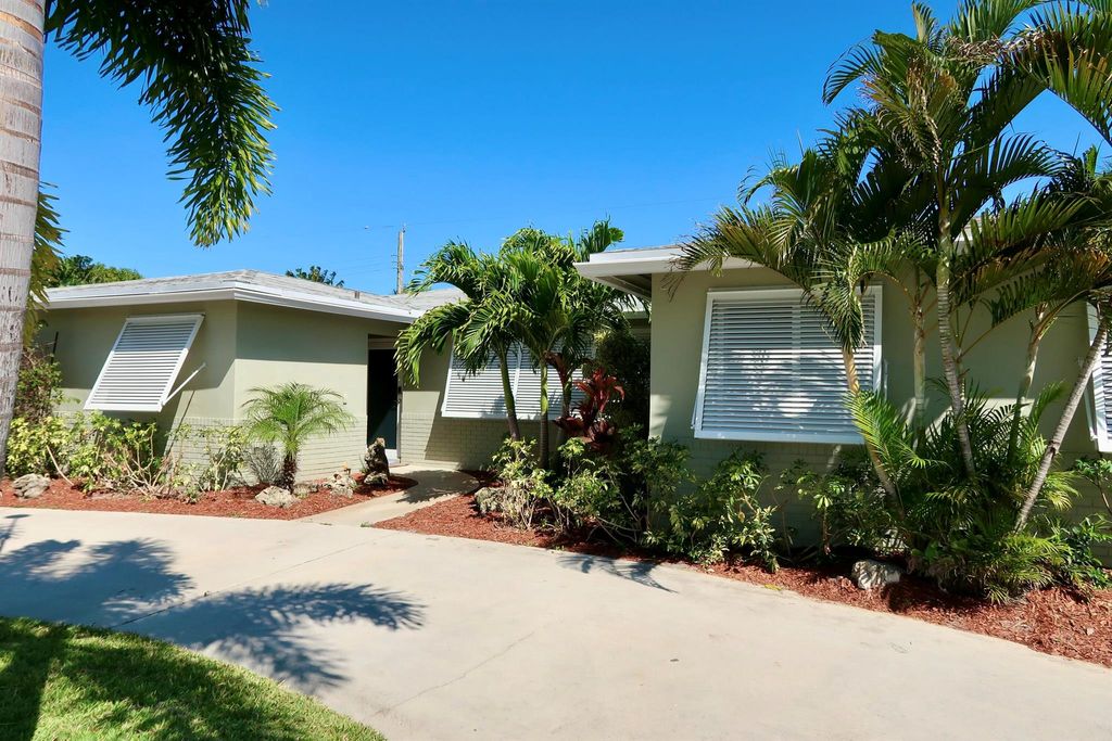 Photo of 1314 Barrington Drive, West Palm Beach, FL 33406 (MLS # R11081813)