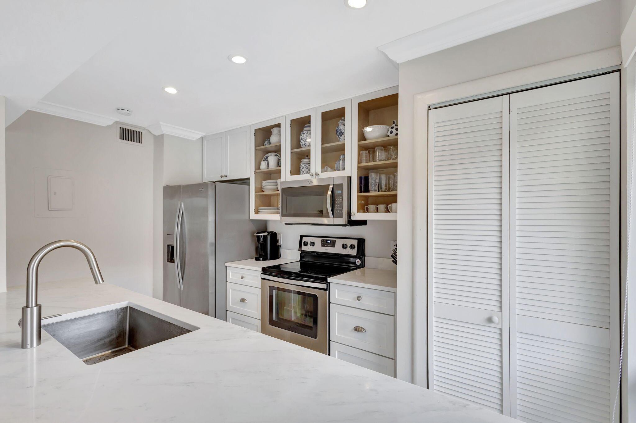 GOLF VILLAS CONDO - Residential