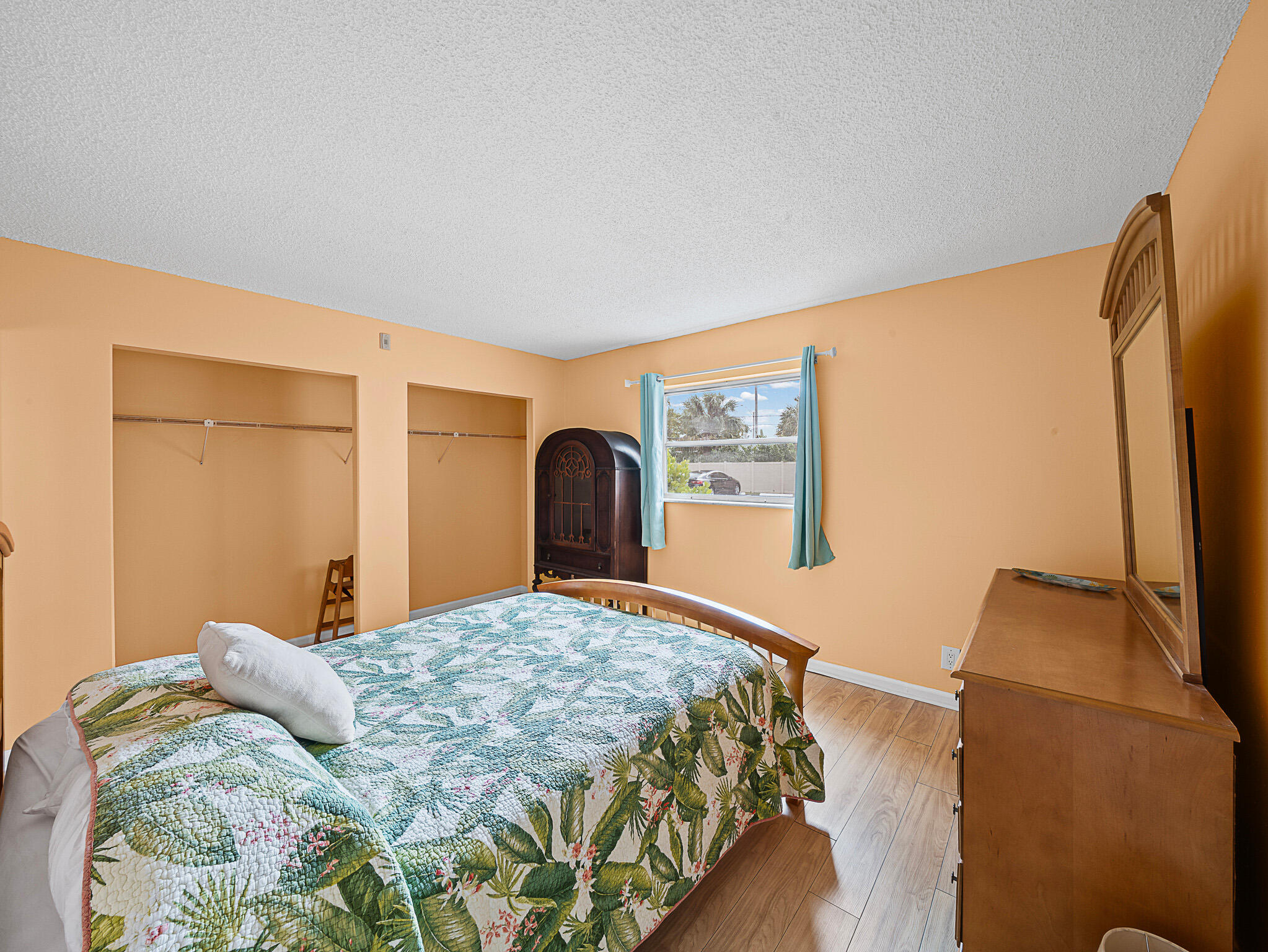 DEERFIELD PINES NORTH CONDO - Residential