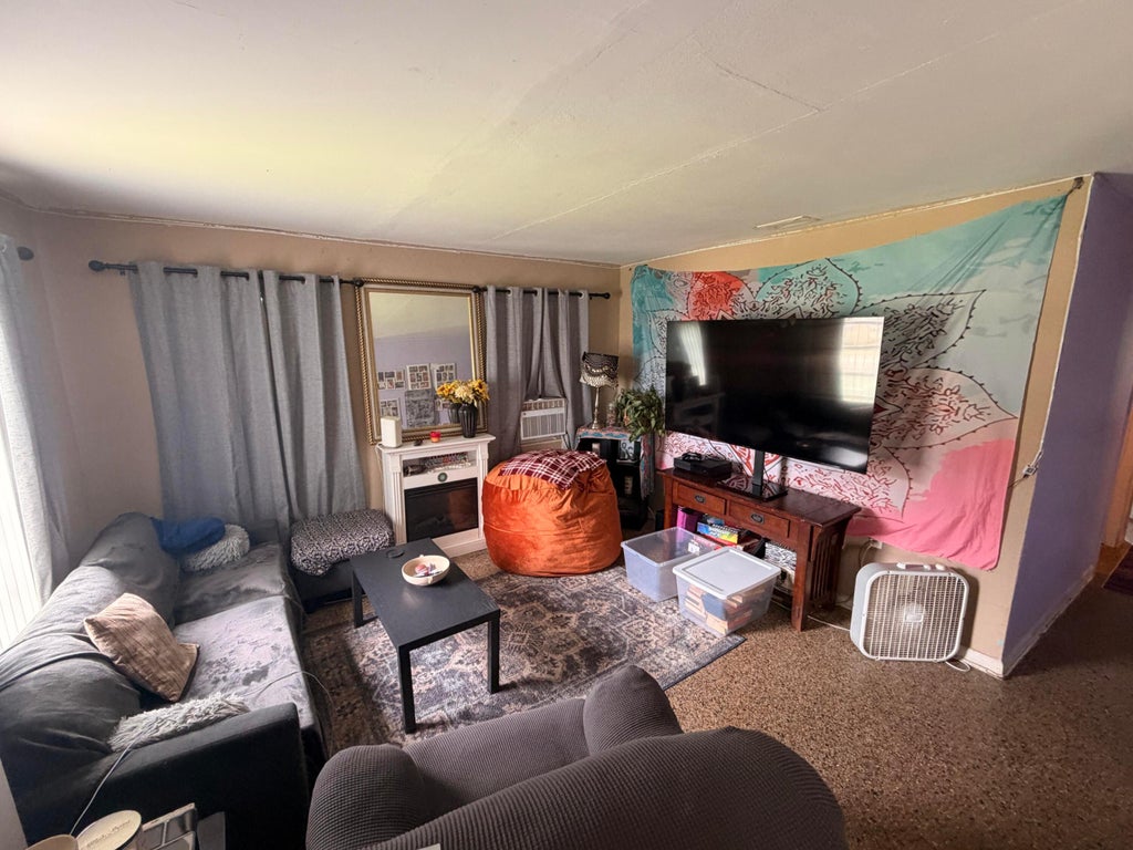 Photo of 1906 N 16th Court, Fort Pierce, FL 34950 (MLS # B26072326)