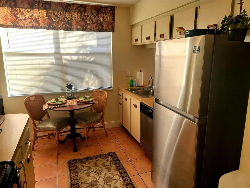 LAVERS RESORT & RACQUET CLUB - Residential Lease