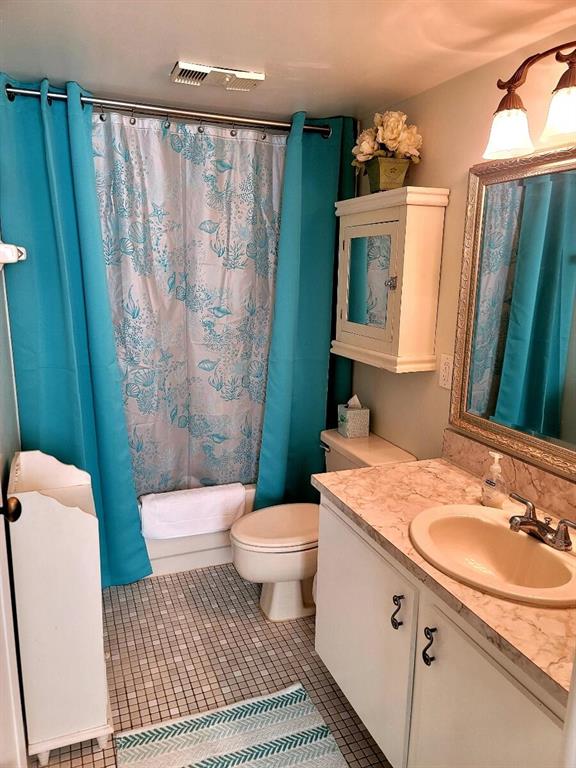 LAVERS RESORT & RACQUET CLUB - Residential Lease