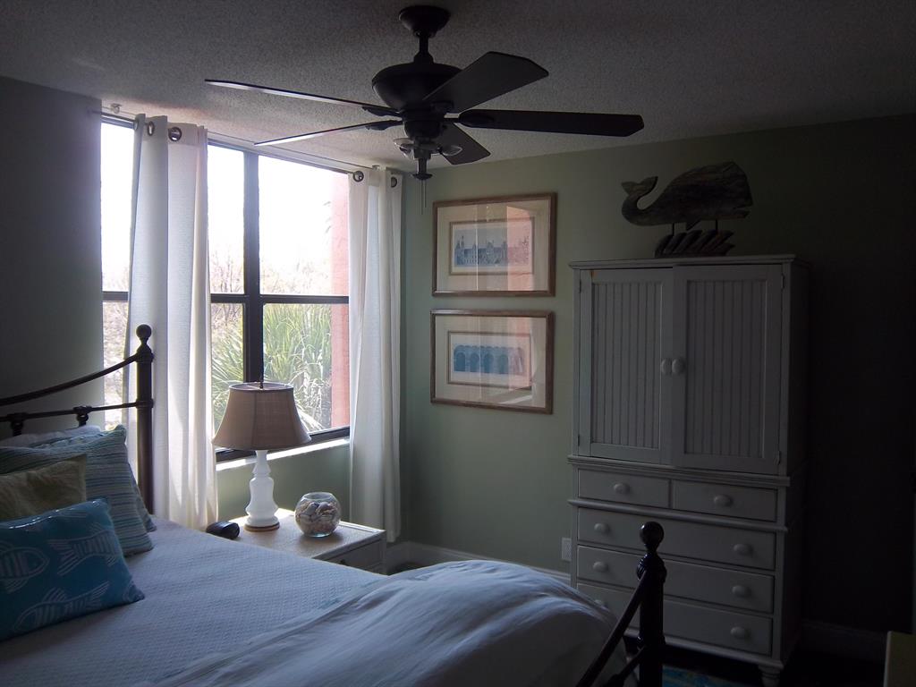 LAVERS RESORT & RACQUET CLUB - Residential Lease