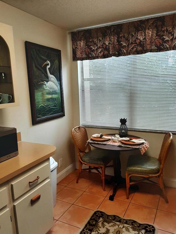 LAVERS RESORT & RACQUET CLUB - Residential Lease