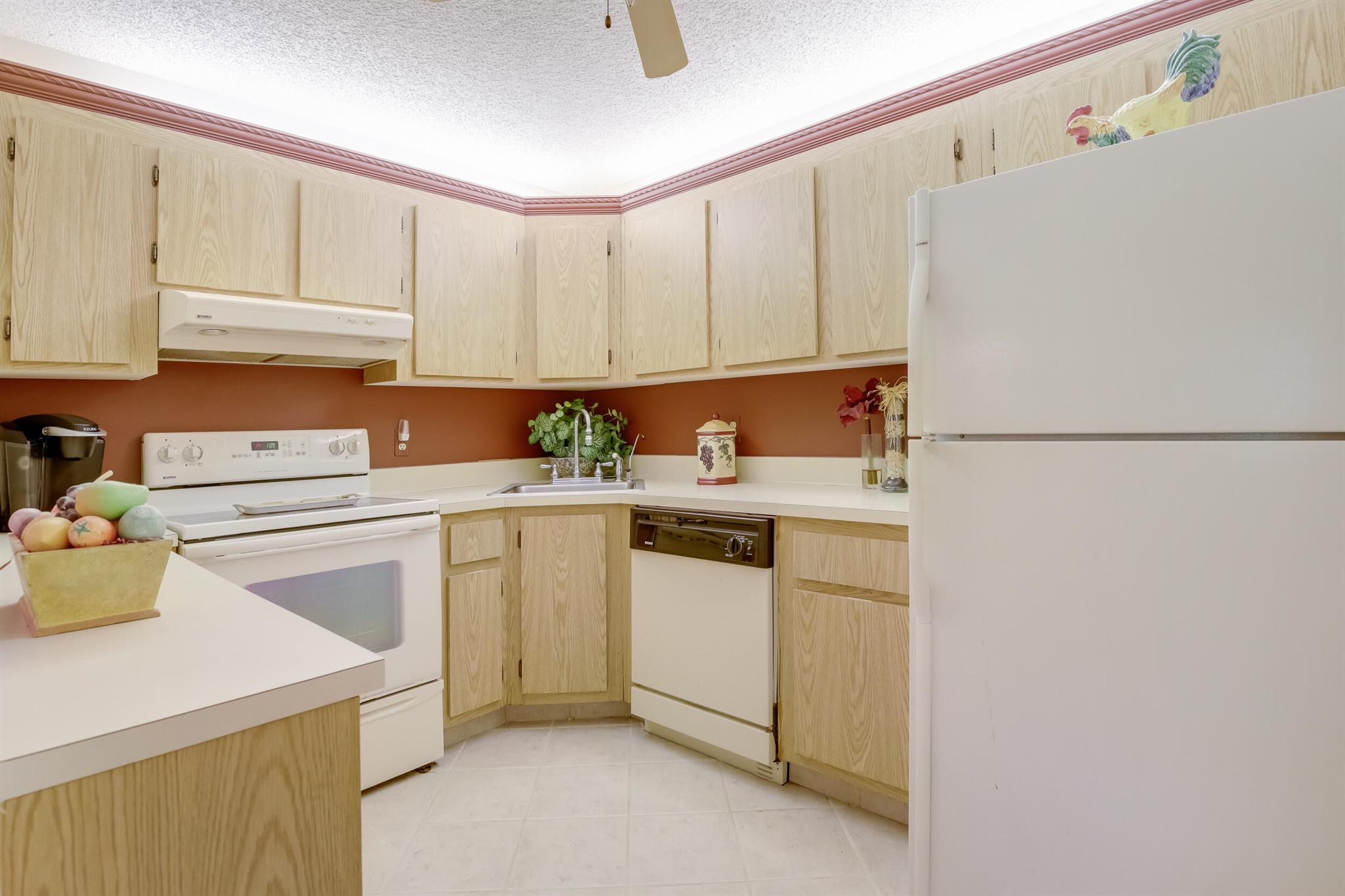 PINE RIDGE SOUTH IV CONDO - Residential