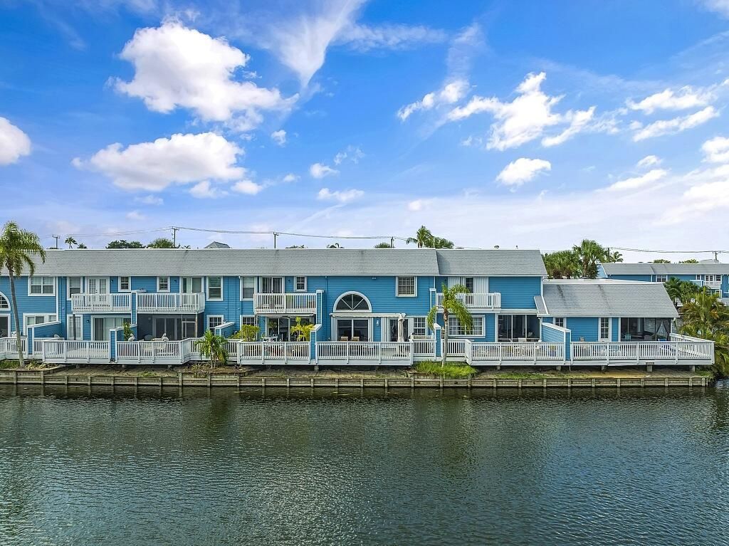 Photo of 812 Ocean Dunes Circle, Jupiter, FL 33477 (MLS # R10915332)