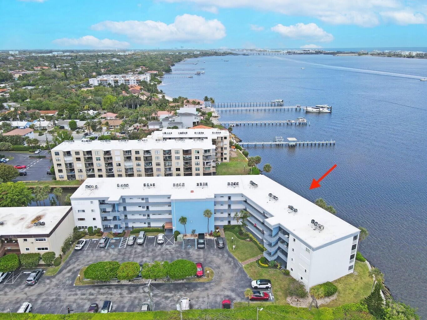 WATERWAY CLUB - Residential