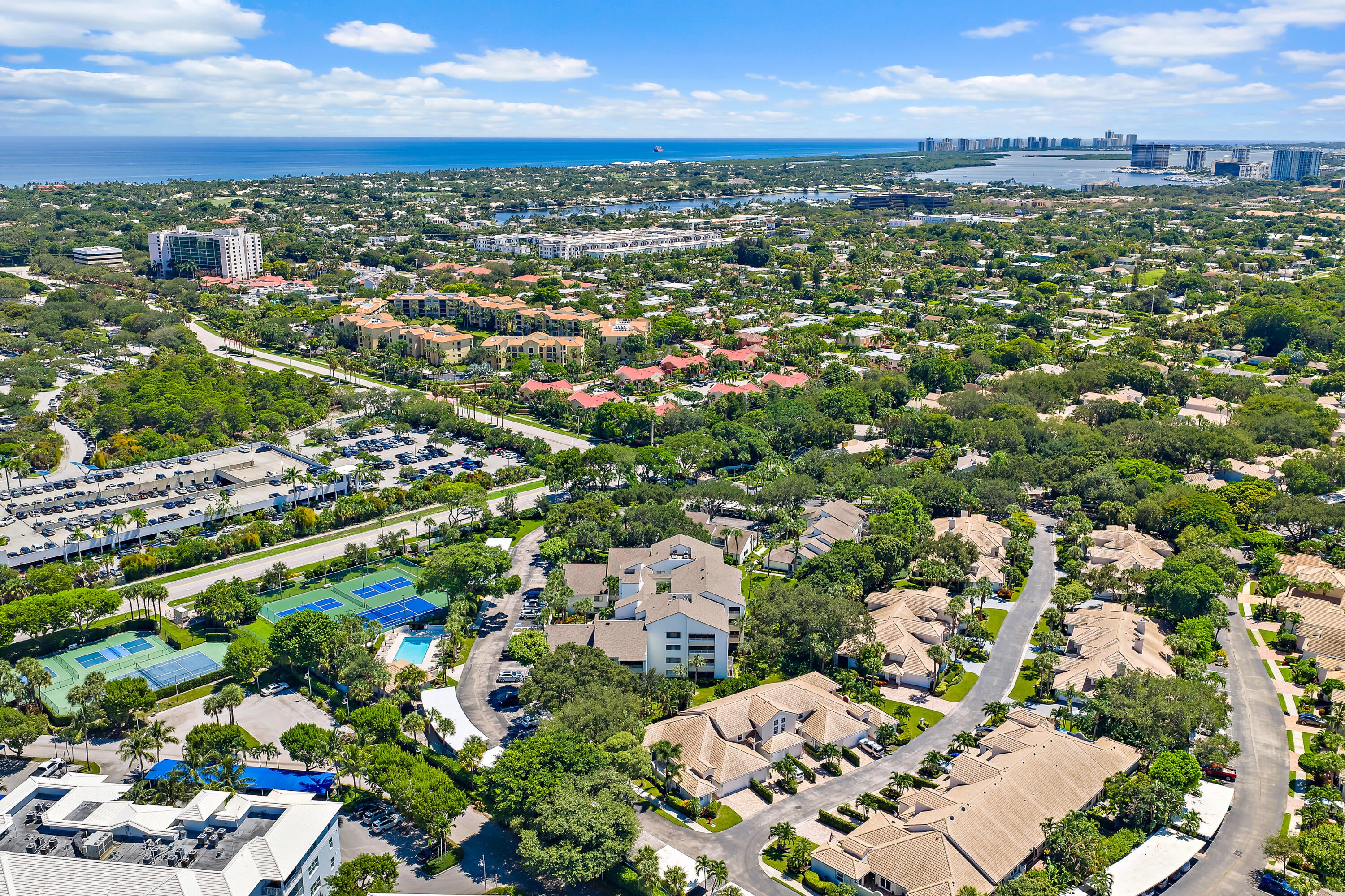 326 OAK HARBOUR Drive 326