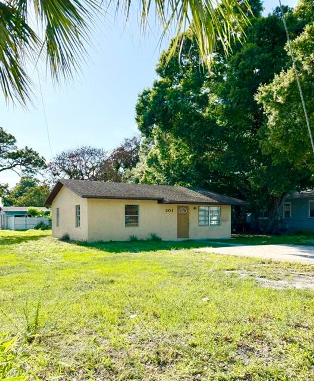 Photo of 301 N 20th Street, Fort Pierce, FL 34950 (MLS # B26029868)