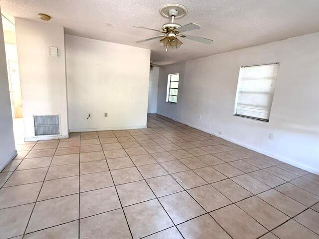 Photo of 301 N 20th Street, Fort Pierce, FL 34950 (MLS # B26029868)