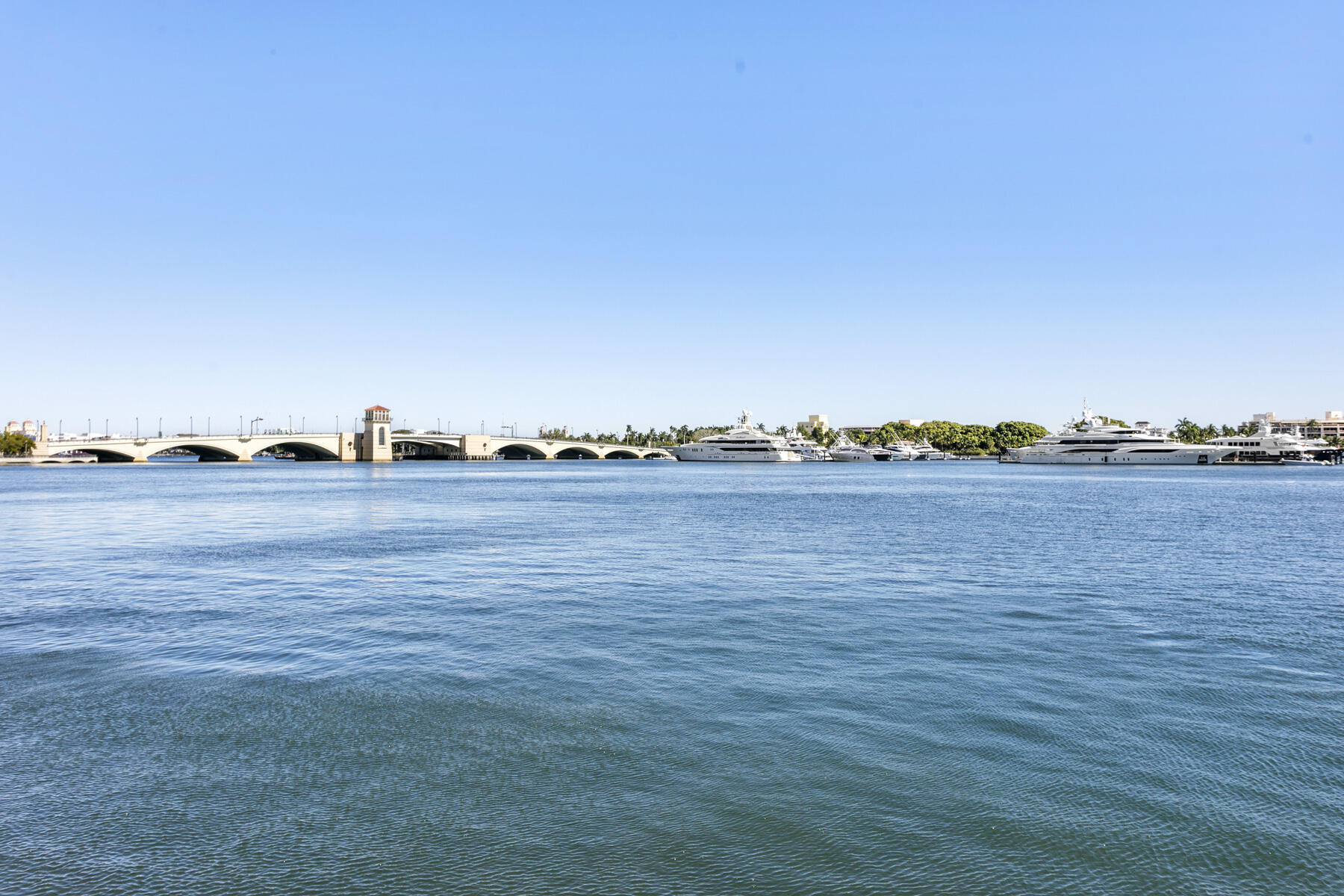 TRIANON CONDO - Residential