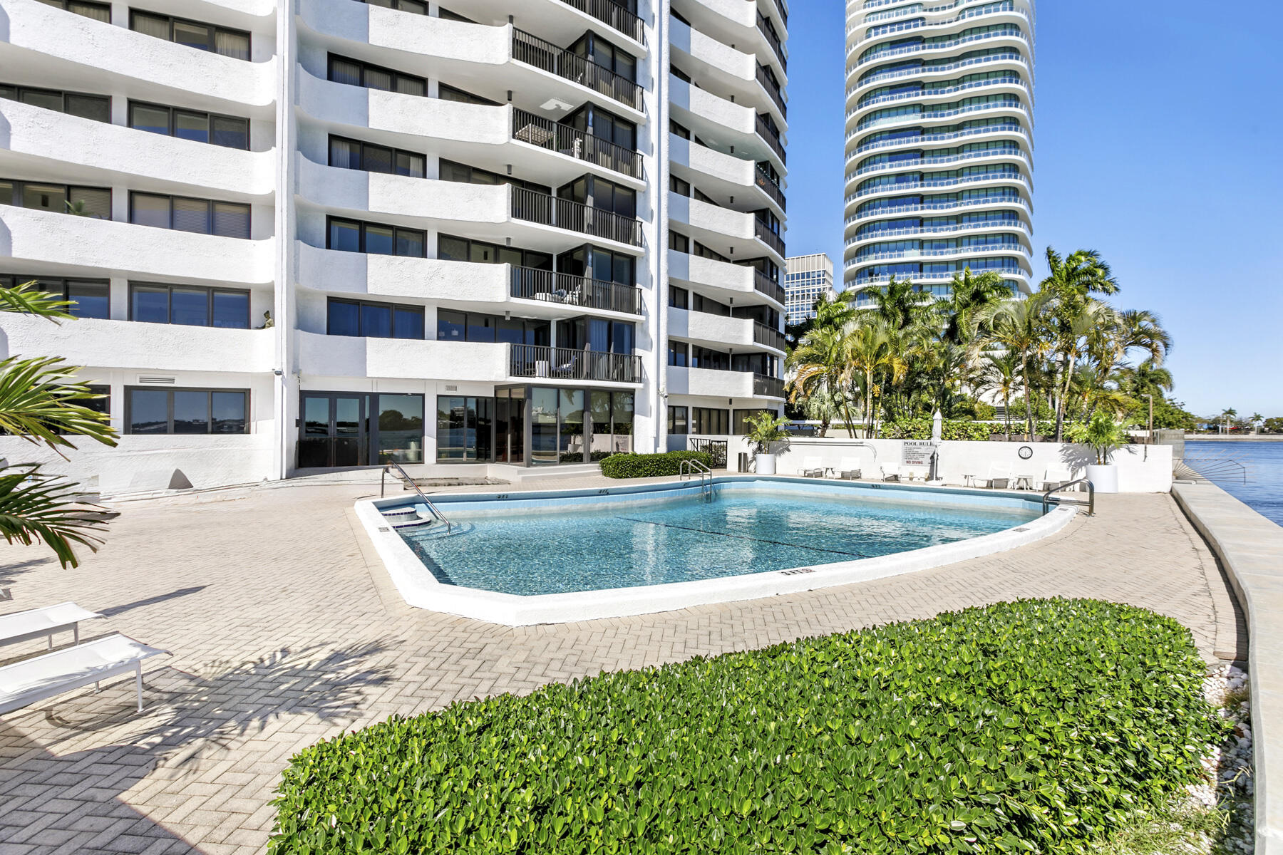 TRIANON CONDO - Residential